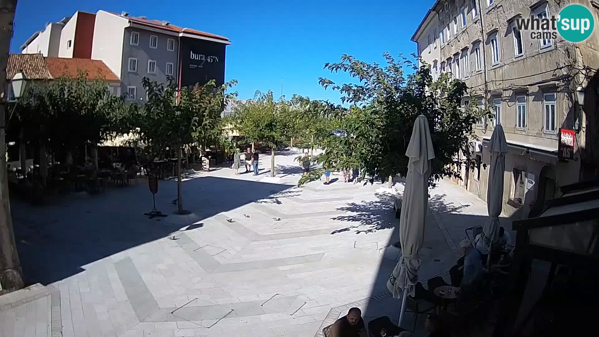 Centar grada Senja – Pavlinski trg – web kamere Dalmacija
