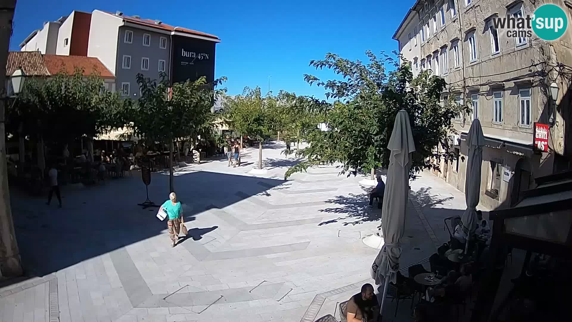 Centar grada Senja – Pavlinski trg – web kamere Dalmacija