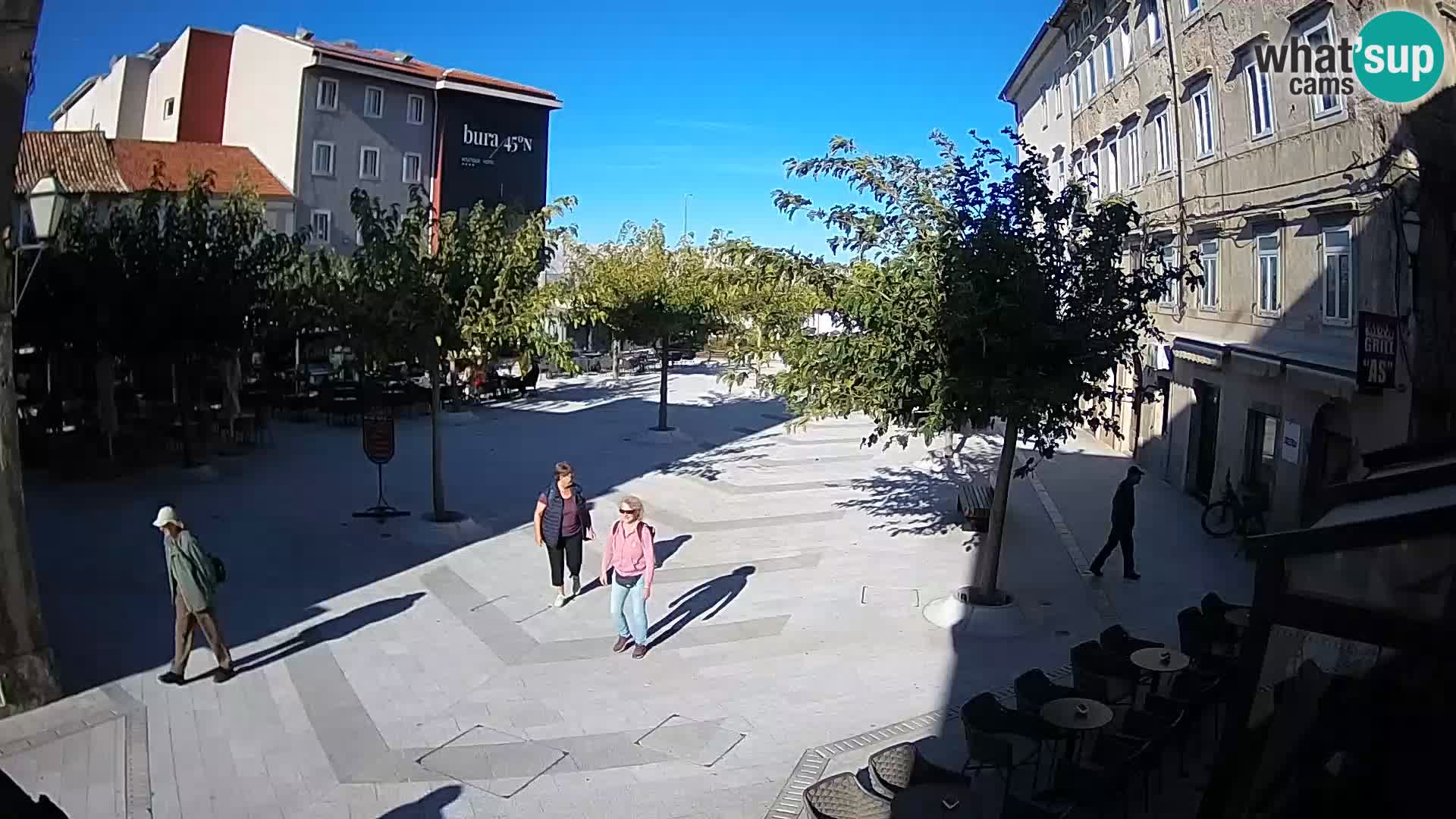 Centar grada Senja – Pavlinski trg – web kamere Dalmacija