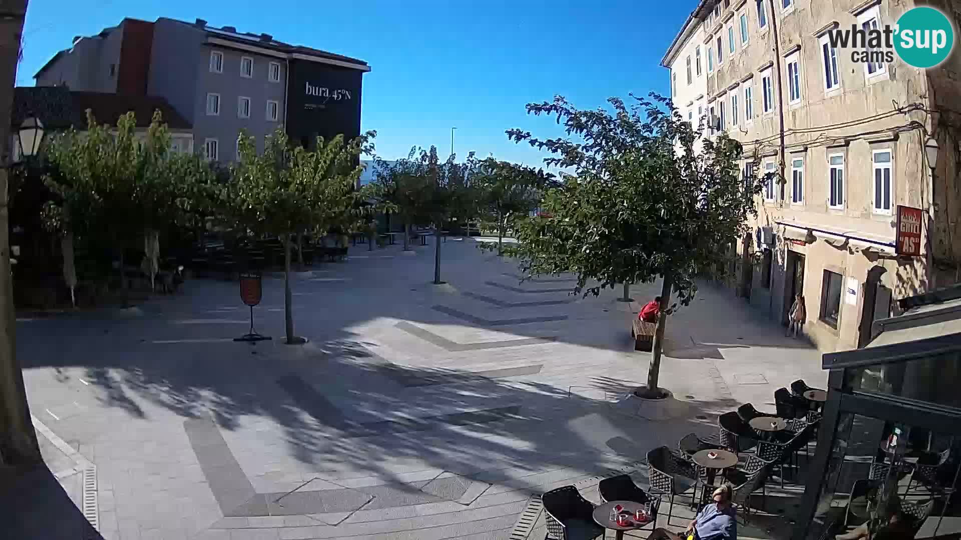 Centar grada Senja – Pavlinski trg – web kamere Dalmacija