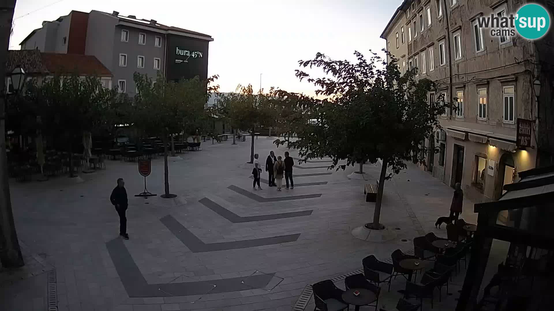 Centar grada Senja – Pavlinski trg – web kamere Dalmacija