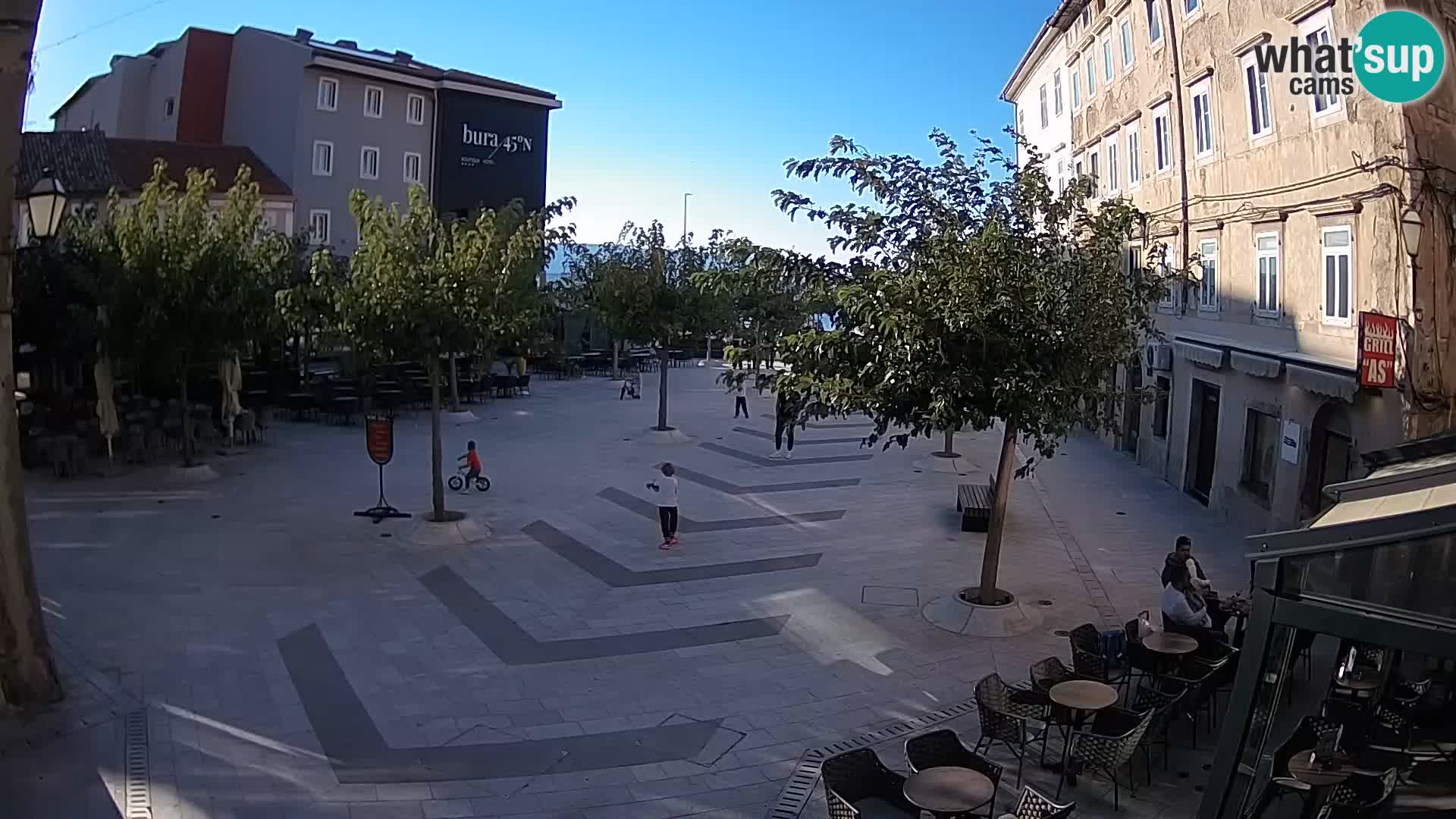 Center mesta Senj – Pavlinski trg – spletne kamere Dalmacija