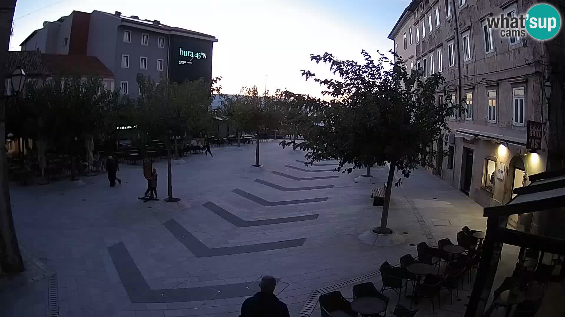 Centar grada Senja – Pavlinski trg – web kamere Dalmacija