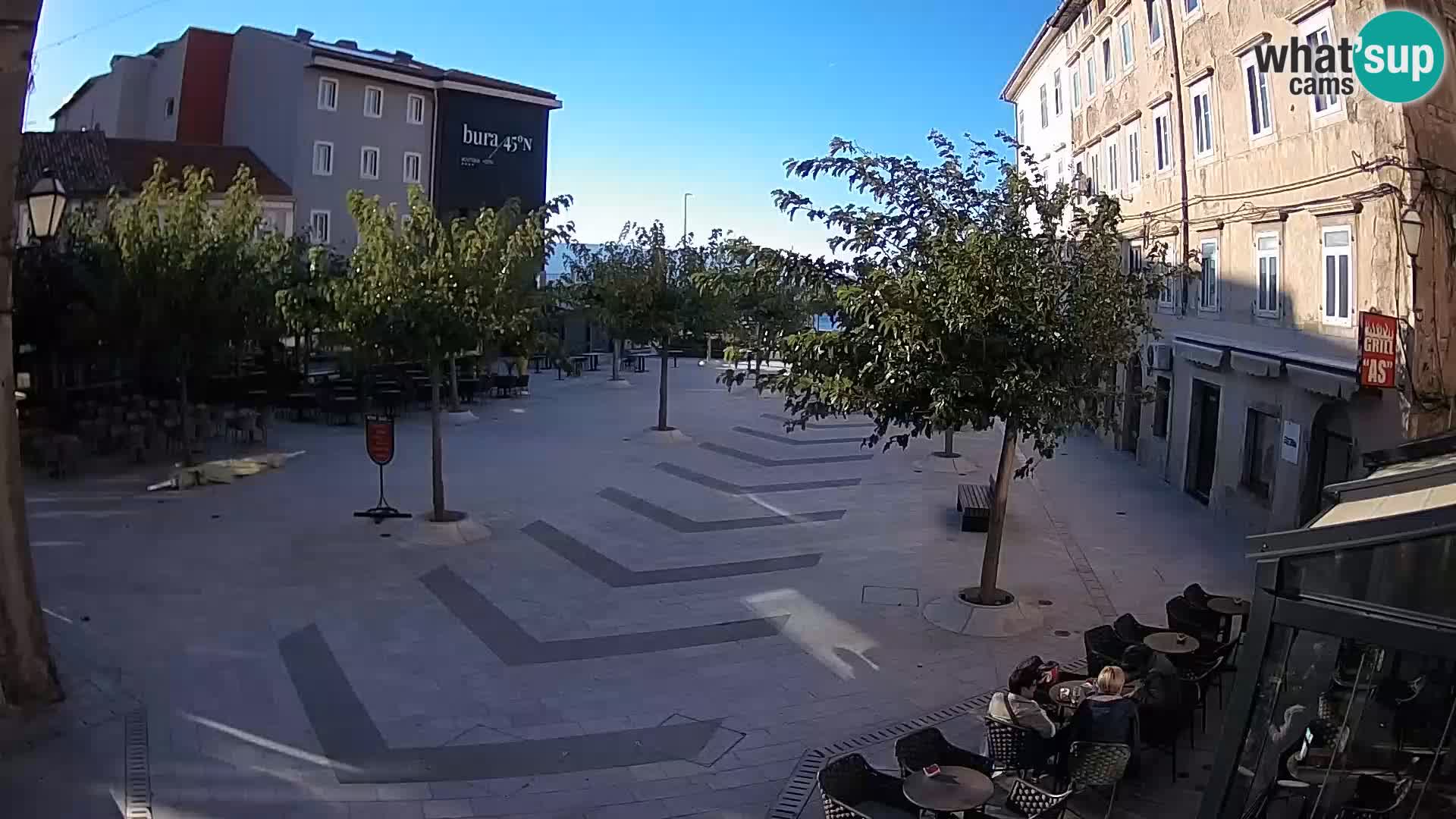 Centar grada Senja – Pavlinski trg – web kamere Dalmacija