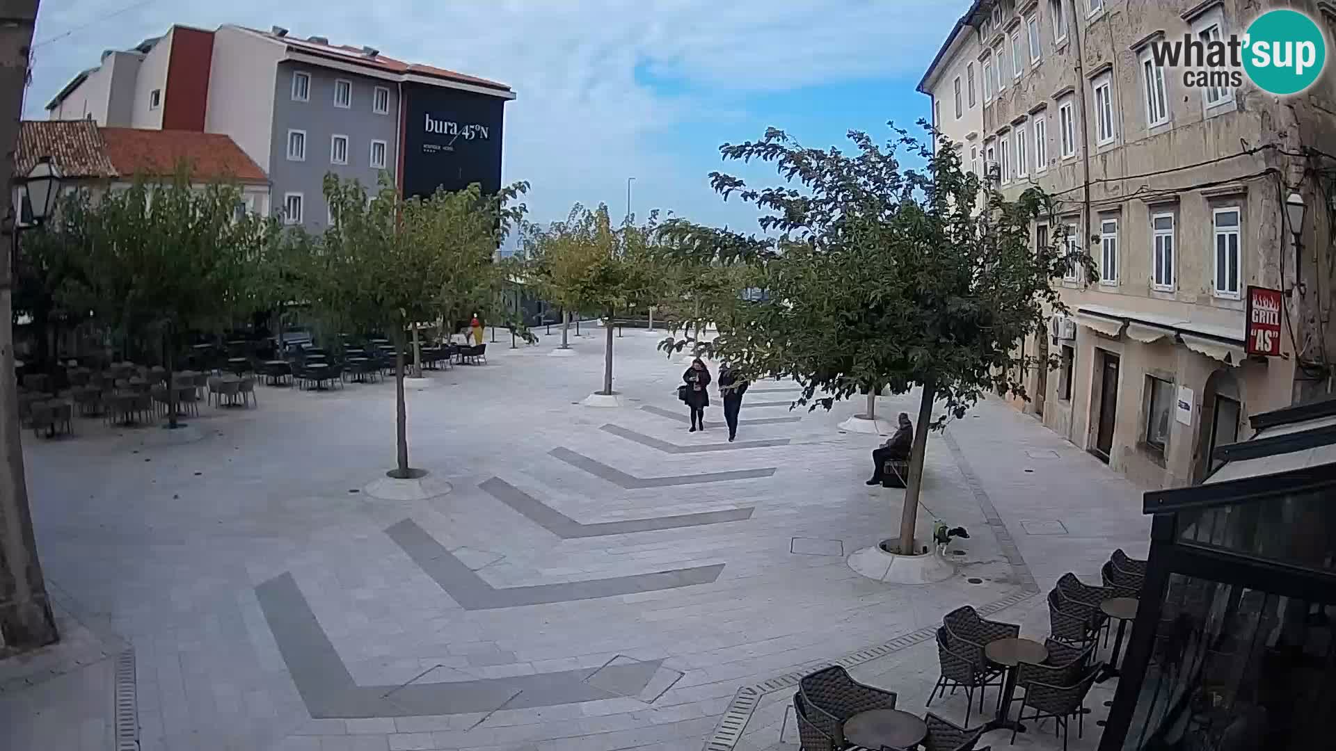 Centar grada Senja – Pavlinski trg – web kamere Dalmacija