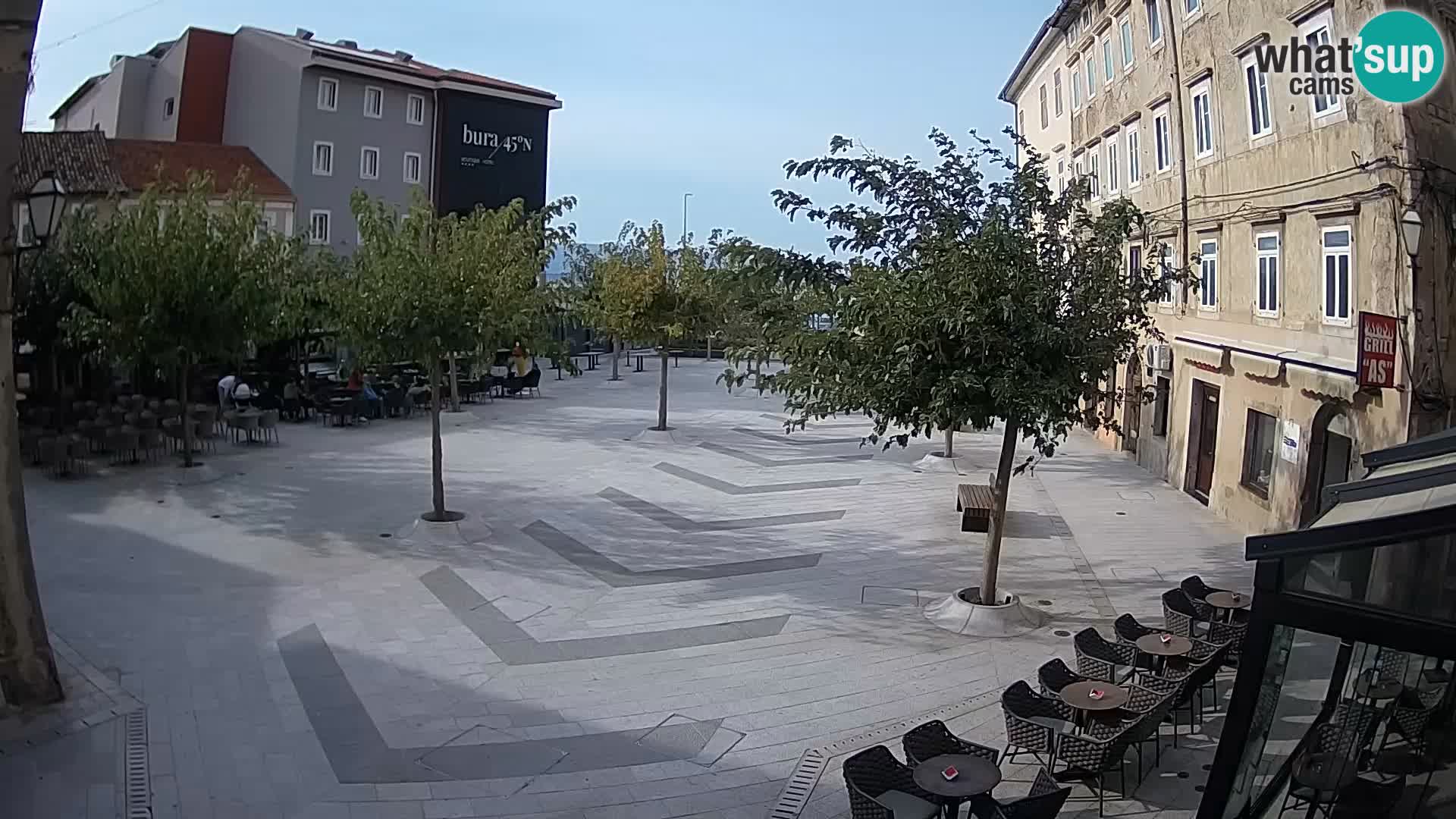 Centar grada Senja – Pavlinski trg – web kamere Dalmacija