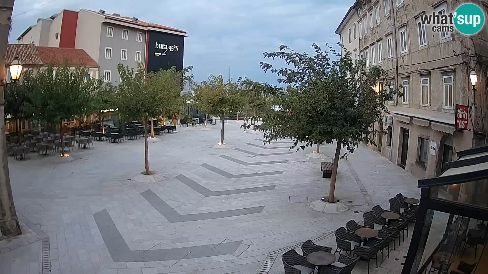 Centar grada Senja – Pavlinski trg – web kamere Dalmacija