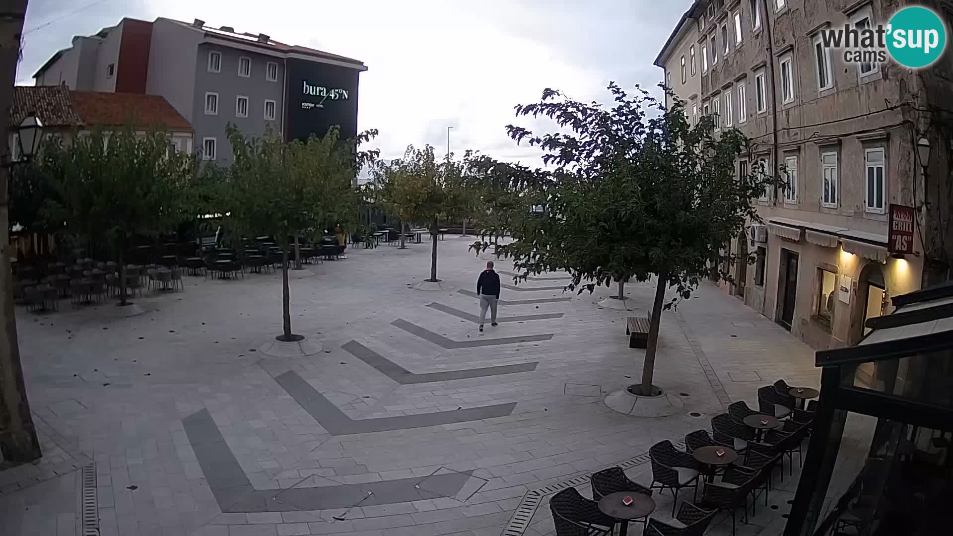 Centar grada Senja – Pavlinski trg – web kamere Dalmacija