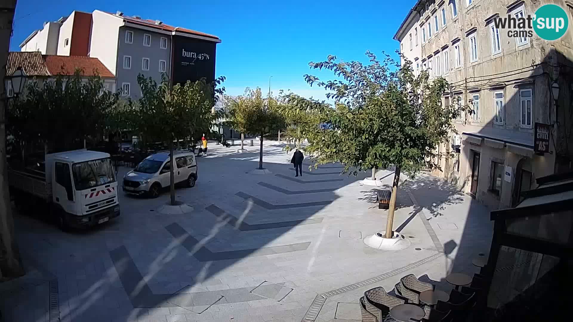 Centar grada Senja – Pavlinski trg – web kamere Dalmacija