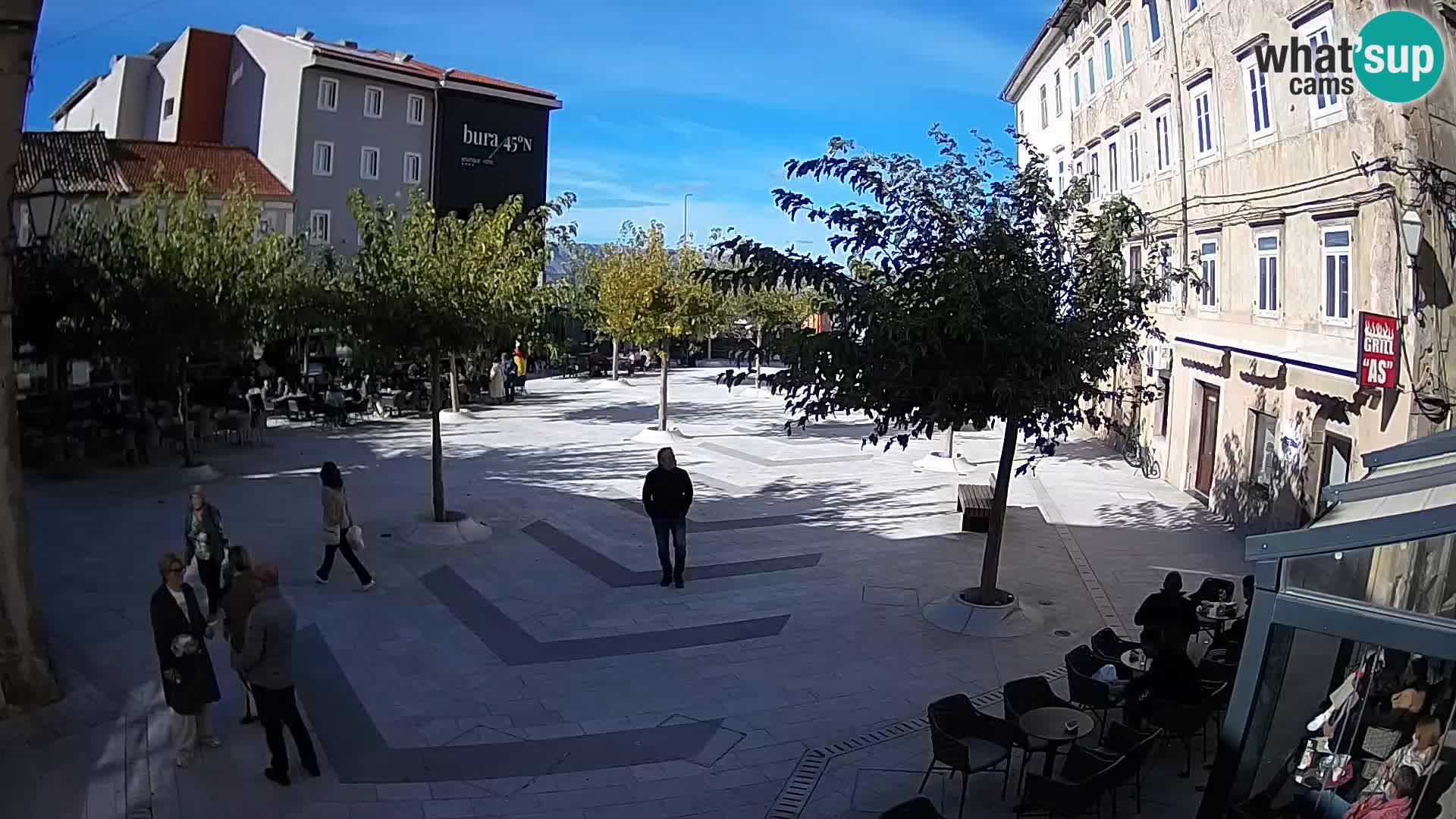 Centar grada Senja – Pavlinski trg – web kamere Dalmacija