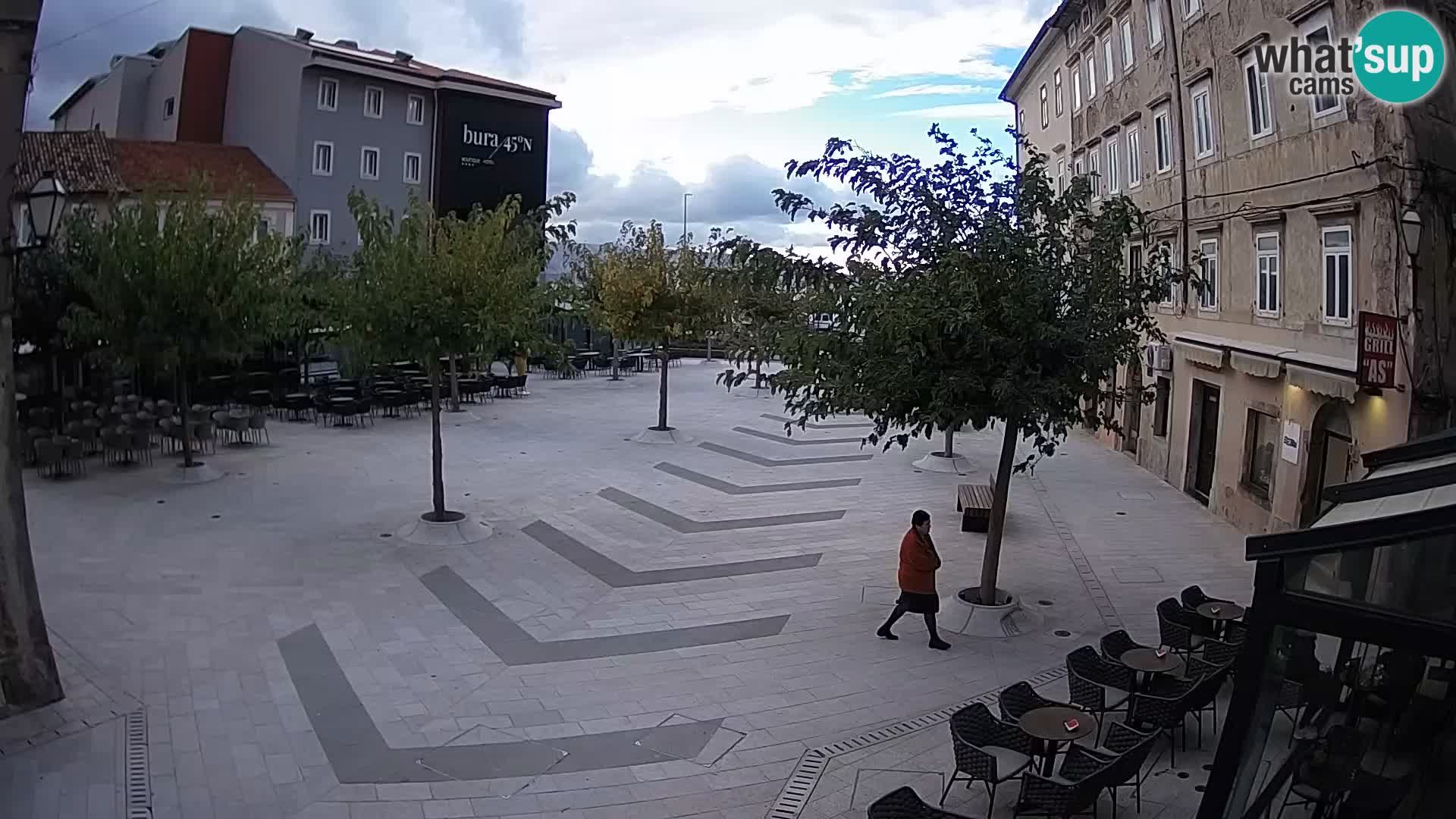 Centar grada Senja – Pavlinski trg – web kamere Dalmacija