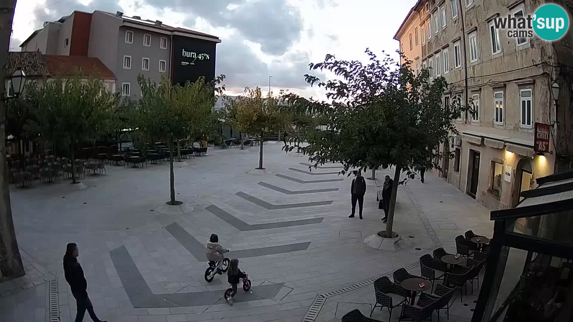 Zentrum der Stadt Senj – Pavlin platz – Live Cam Dalmatia