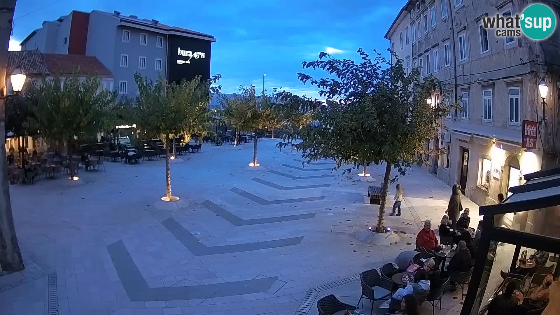 Centar grada Senja – Pavlinski trg – web kamere Dalmacija