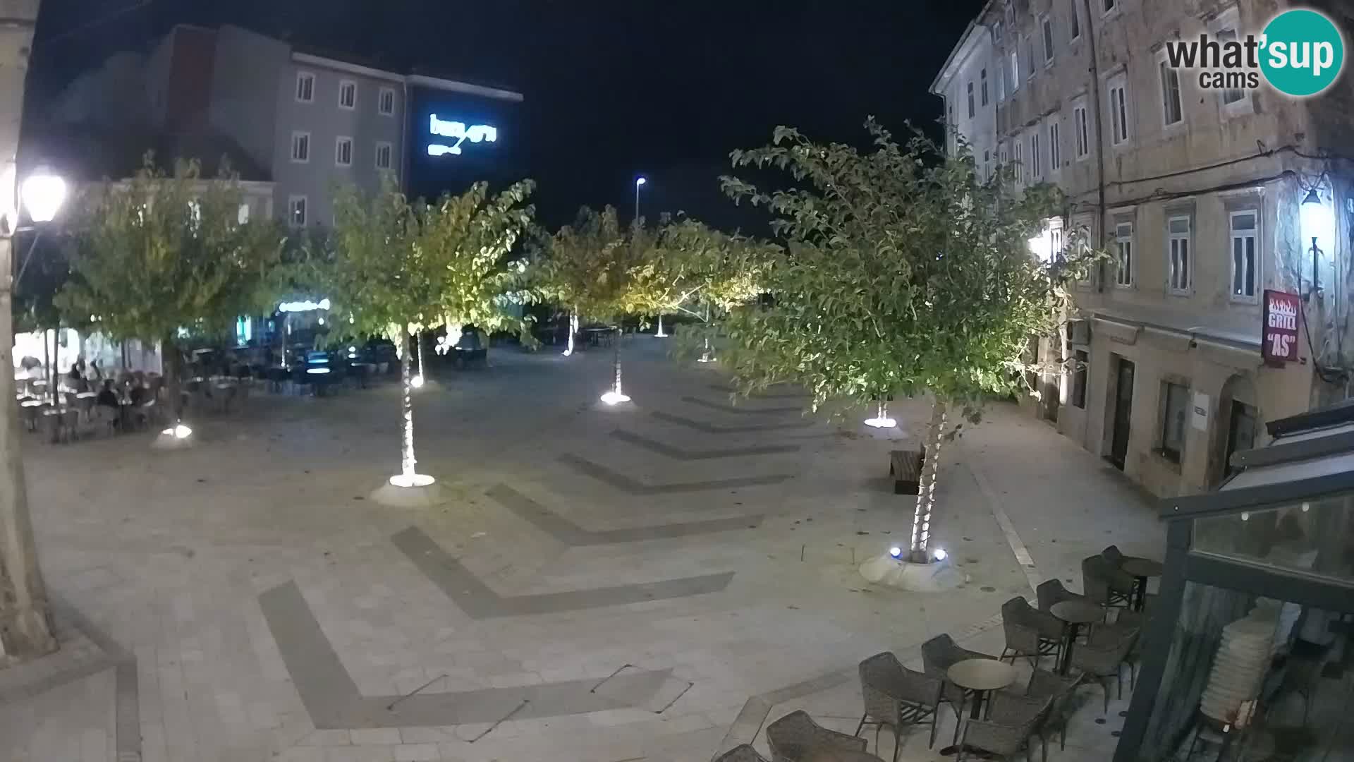 Centar grada Senja – Pavlinski trg – web kamere Dalmacija