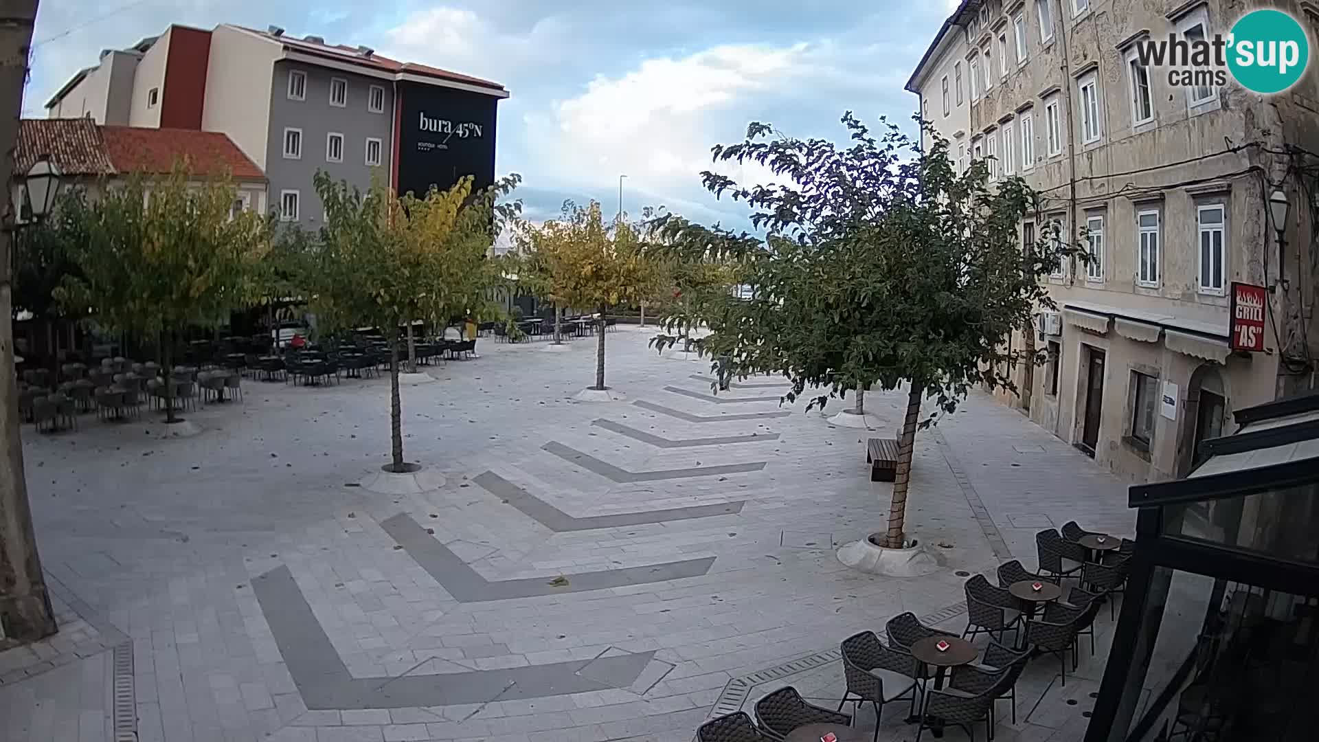 Centar grada Senja – Pavlinski trg – web kamere Dalmacija