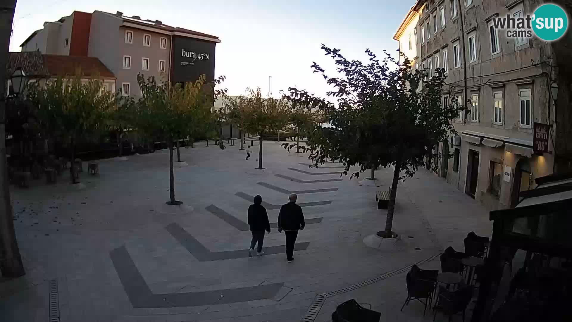 Center mesta Senj – Pavlinski trg – spletne kamere Dalmacija