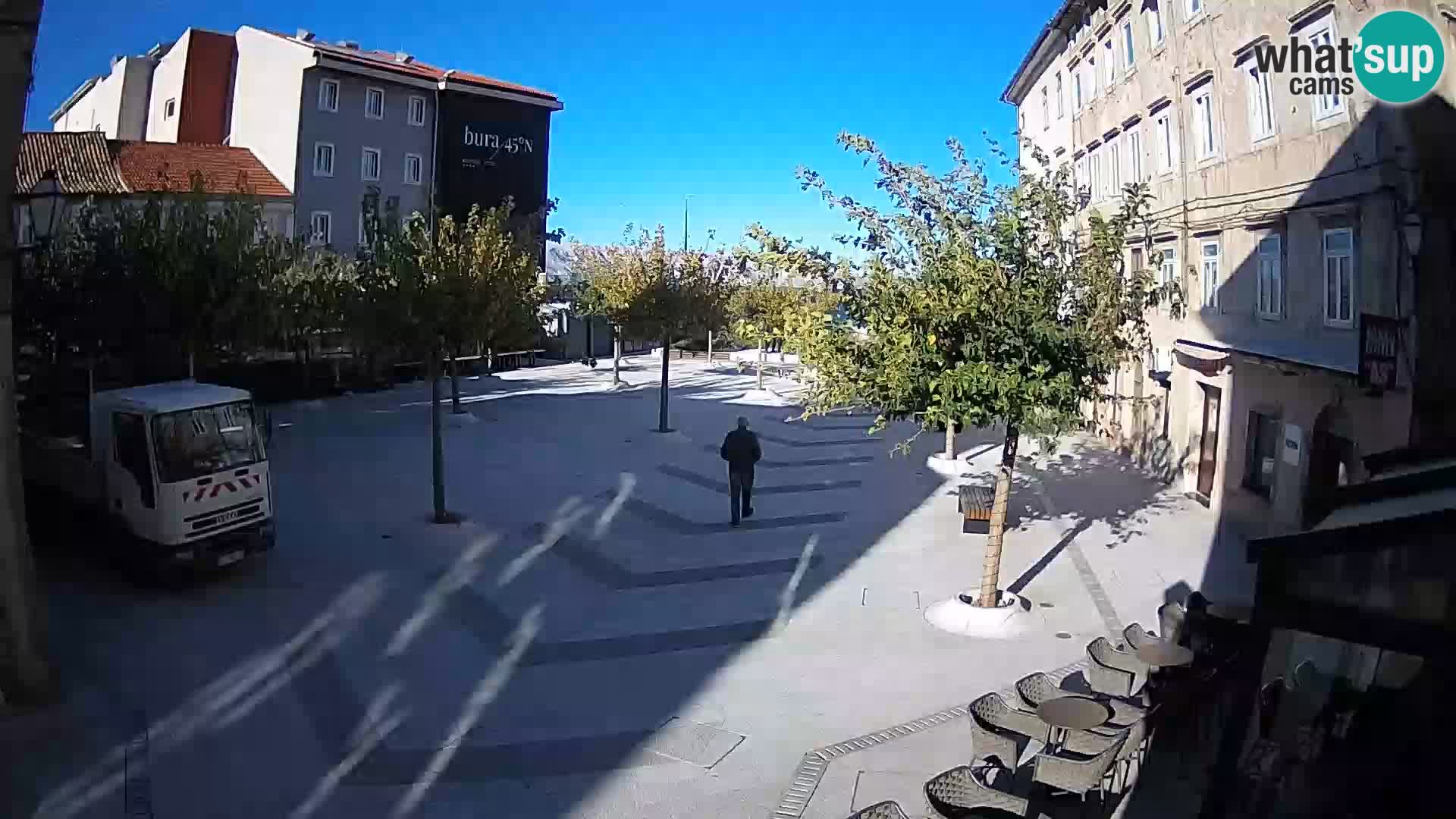 Center mesta Senj – Pavlinski trg – spletne kamere Dalmacija