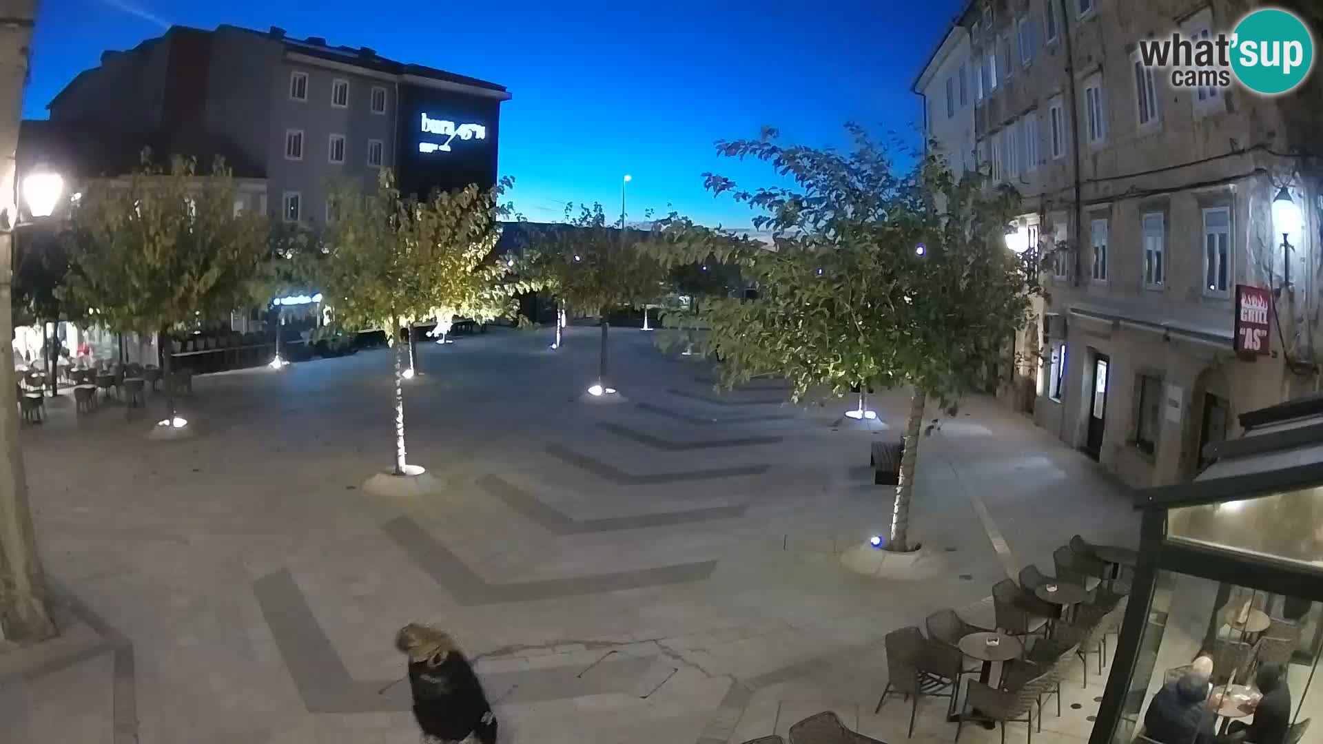 Centar grada Senja – Pavlinski trg – web kamere Dalmacija