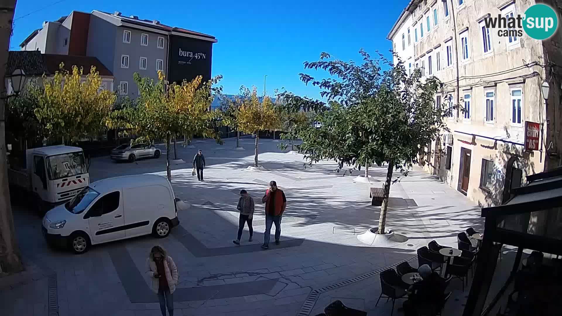 Centar grada Senja – Pavlinski trg – web kamere Dalmacija