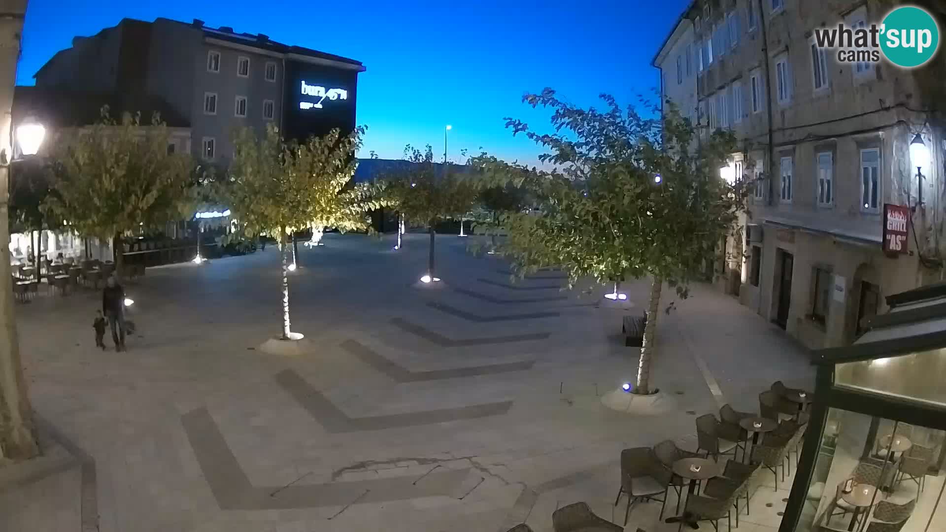 Centar grada Senja – Pavlinski trg – web kamere Dalmacija