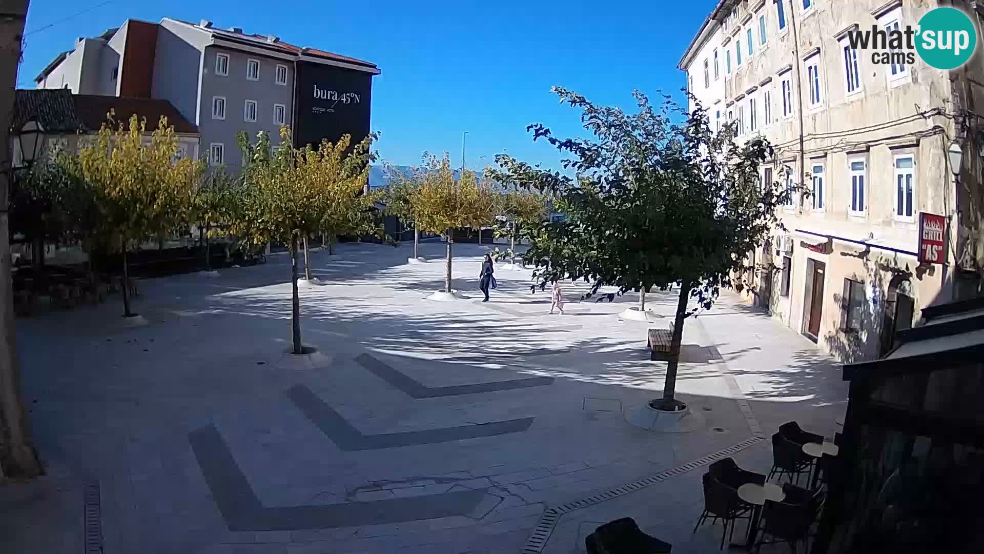 Centar grada Senja – Pavlinski trg – web kamere Dalmacija