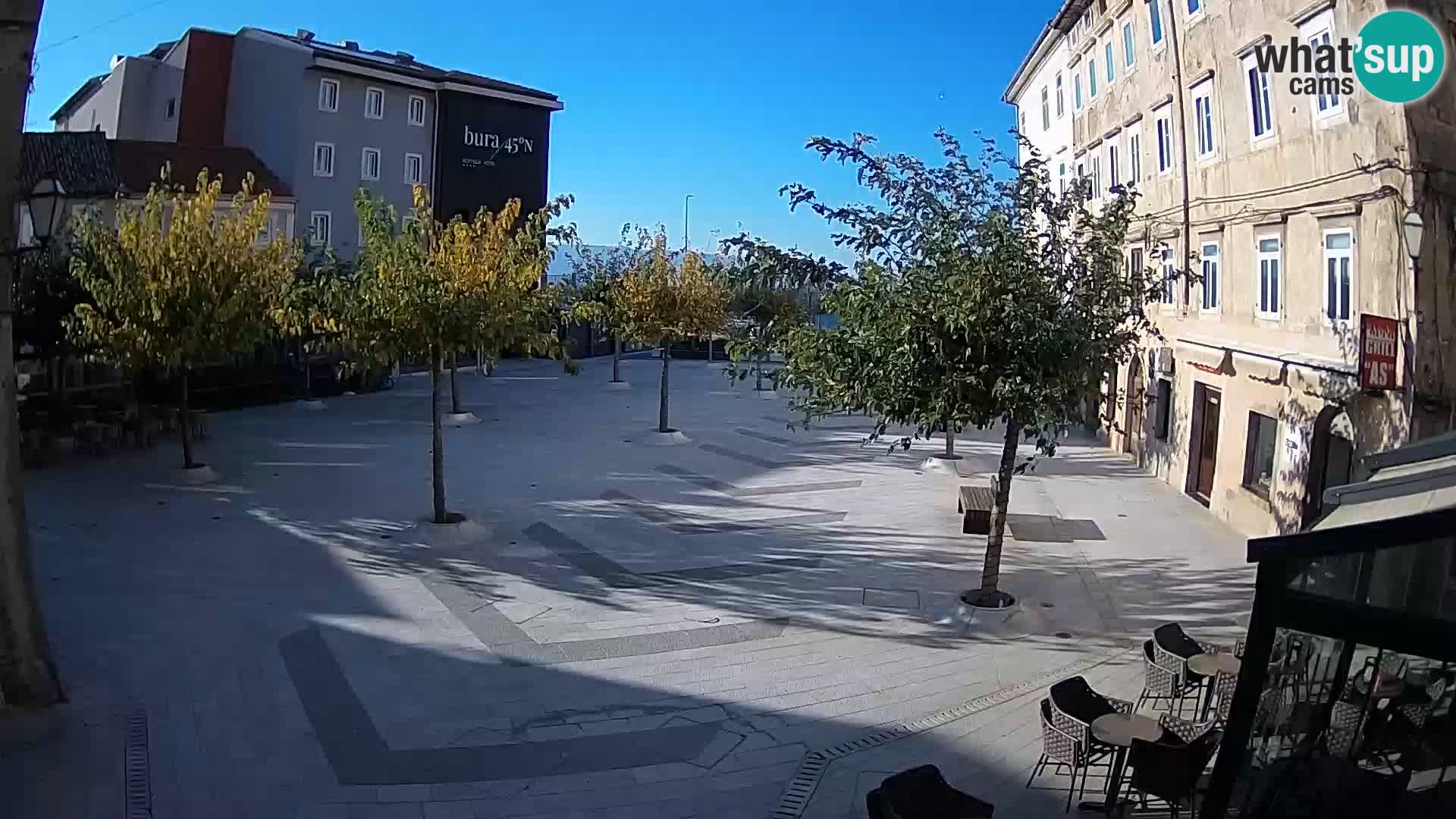 Centar grada Senja – Pavlinski trg – web kamere Dalmacija