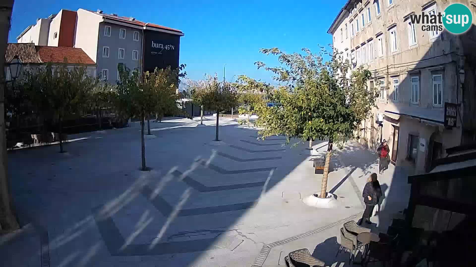 Center mesta Senj – Pavlinski trg – spletne kamere Dalmacija