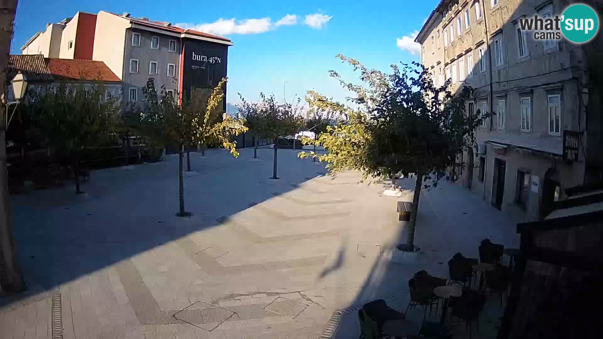 Centar grada Senja – Pavlinski trg – web kamere Dalmacija