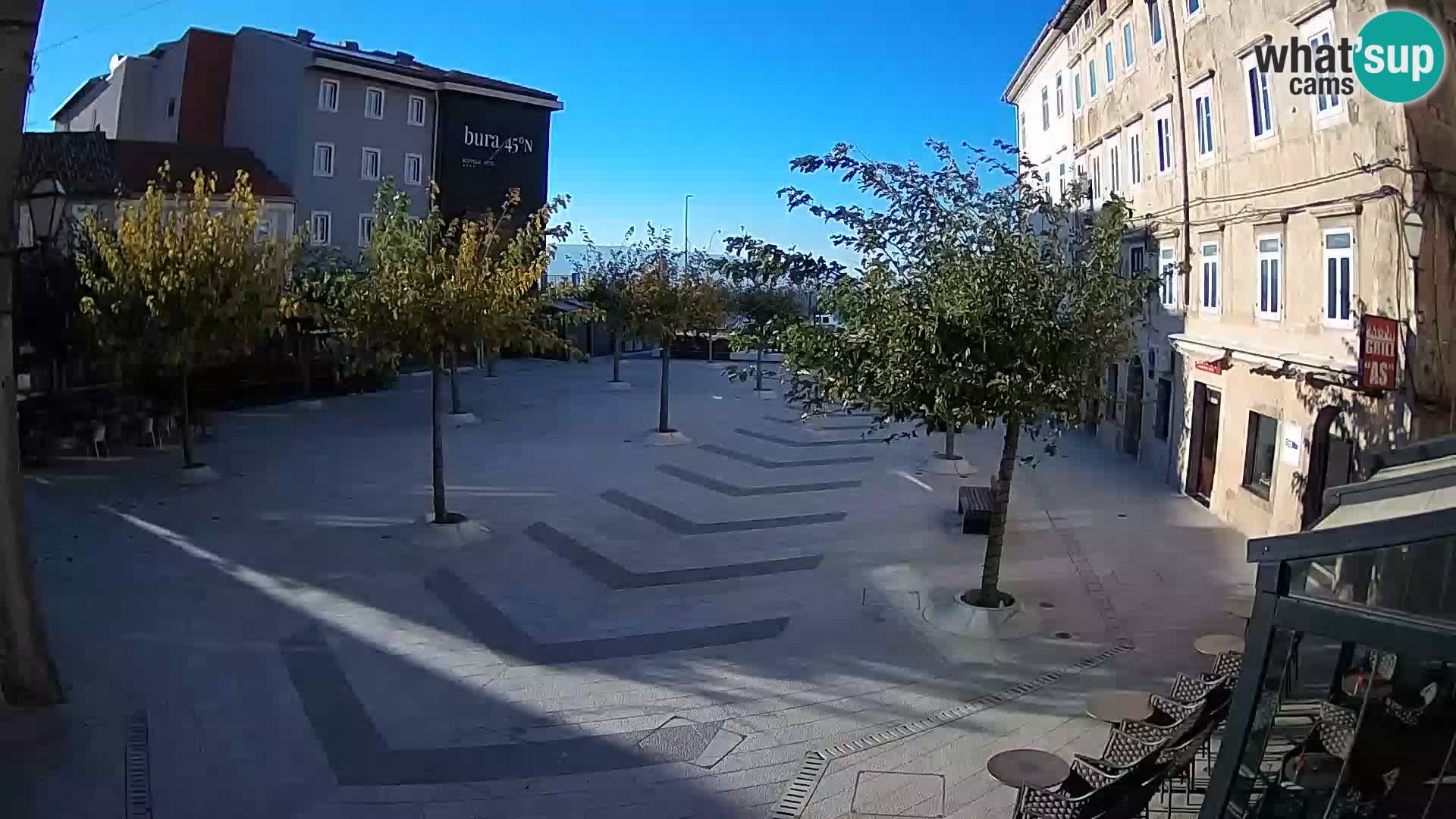 Centar grada Senja – Pavlinski trg – web kamere Dalmacija