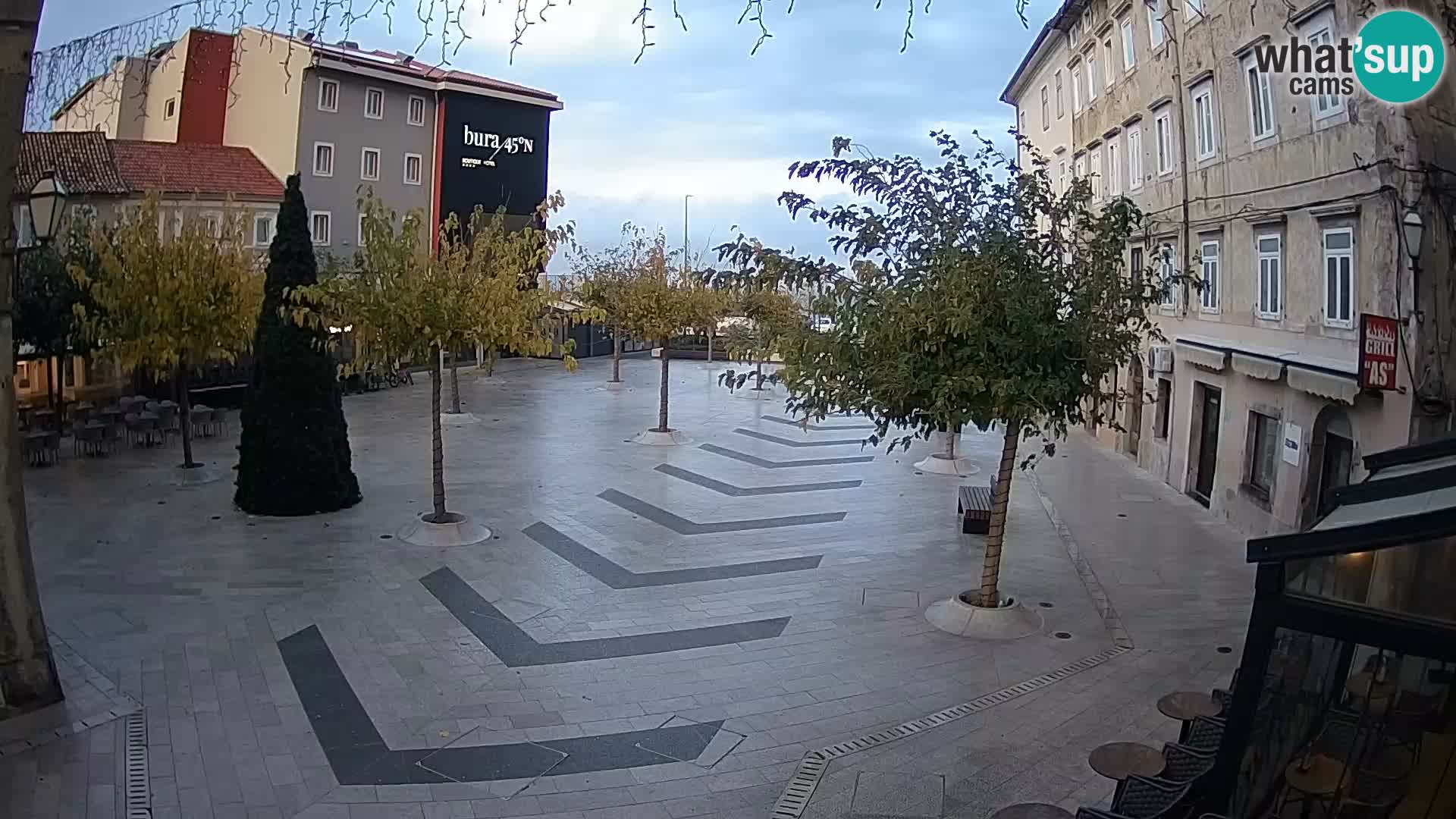 Center mesta Senj – Pavlinski trg – spletne kamere Dalmacija