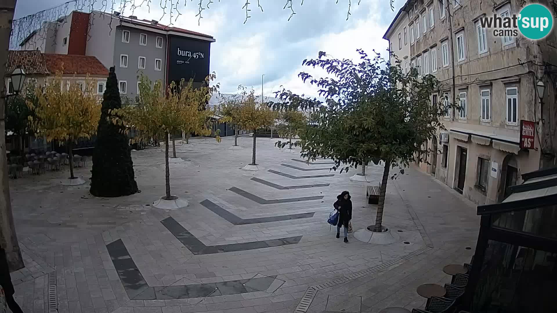 Zentrum der Stadt Senj – Pavlin platz – Live Cam Dalmatia