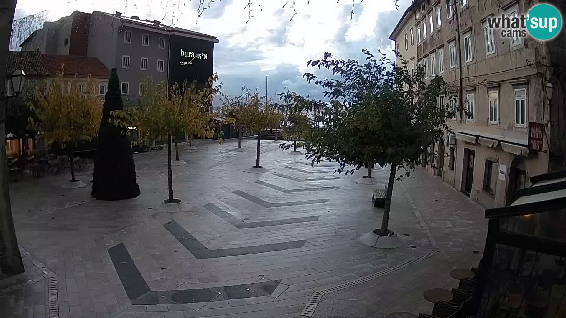 Centro de la ciudad de Senj – plaza Pavlin – Live Cam Dalmacia