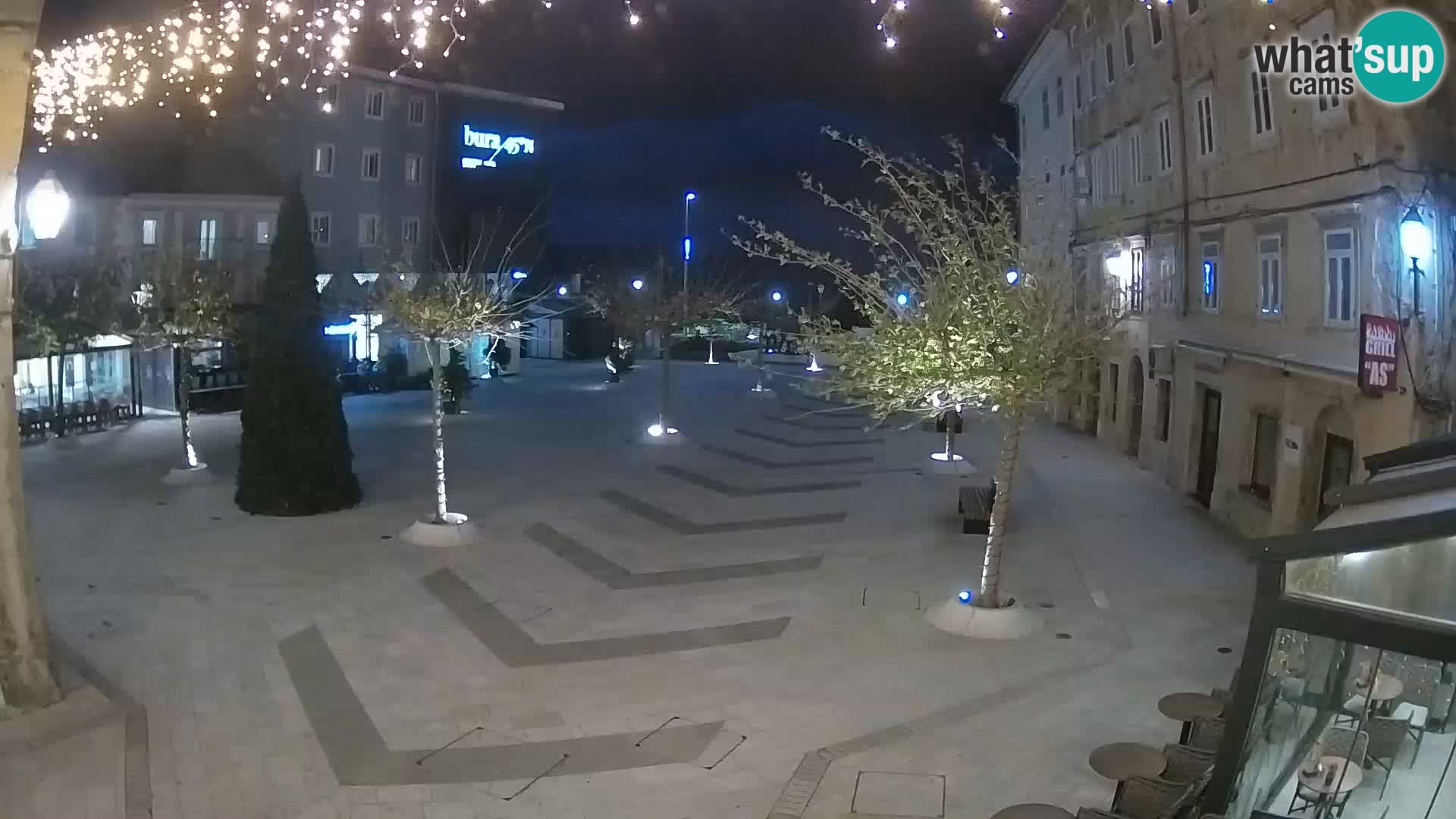 Centar grada Senja – Pavlinski trg – web kamere Dalmacija