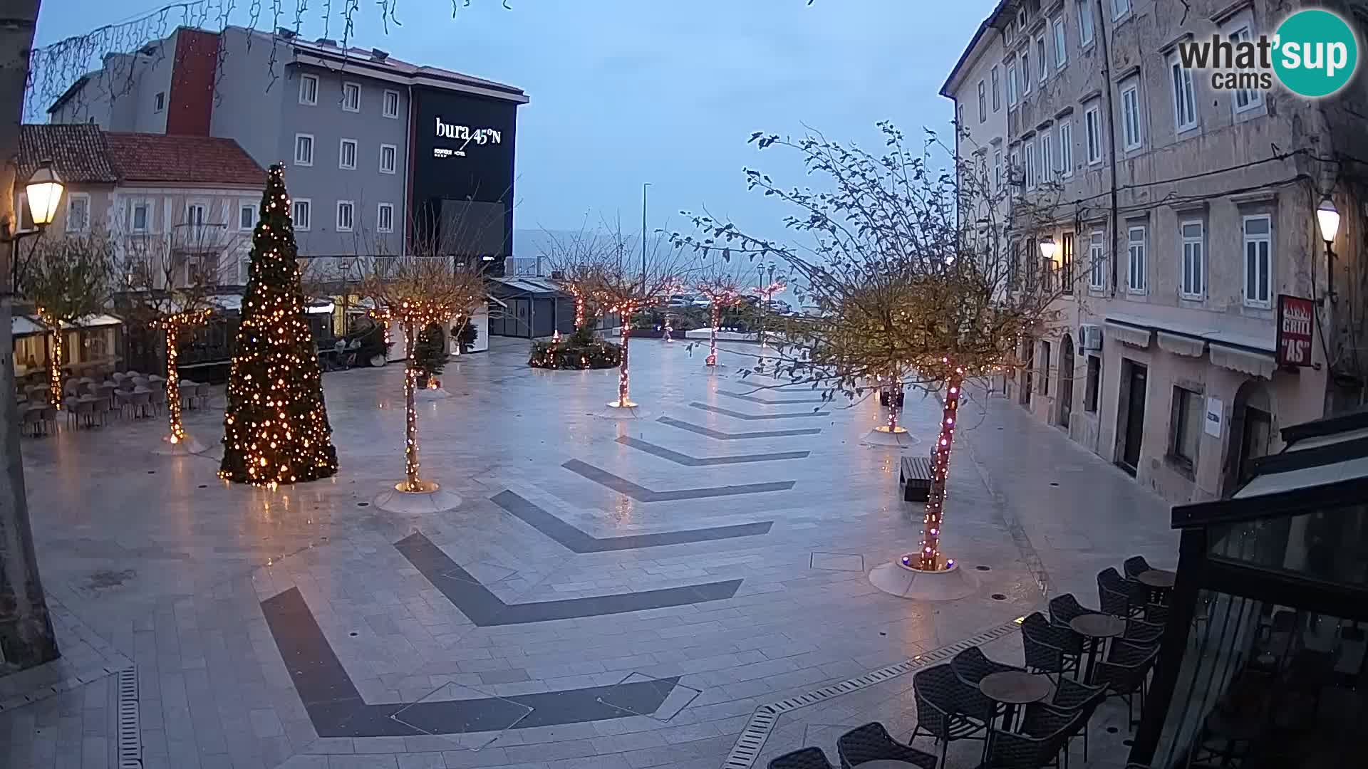 Zentrum der Stadt Senj – Pavlin platz – Live Cam Dalmatia