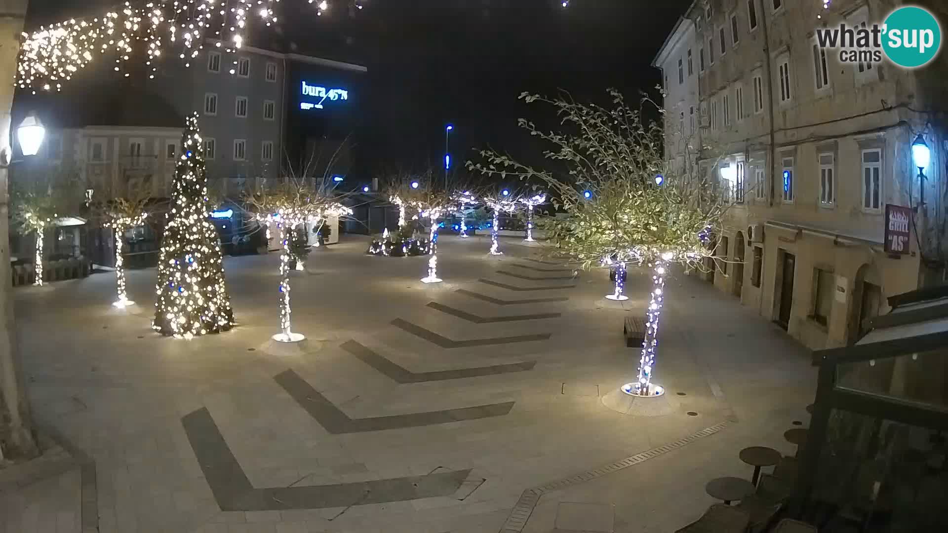 Centar grada Senja – Pavlinski trg – web kamere Dalmacija