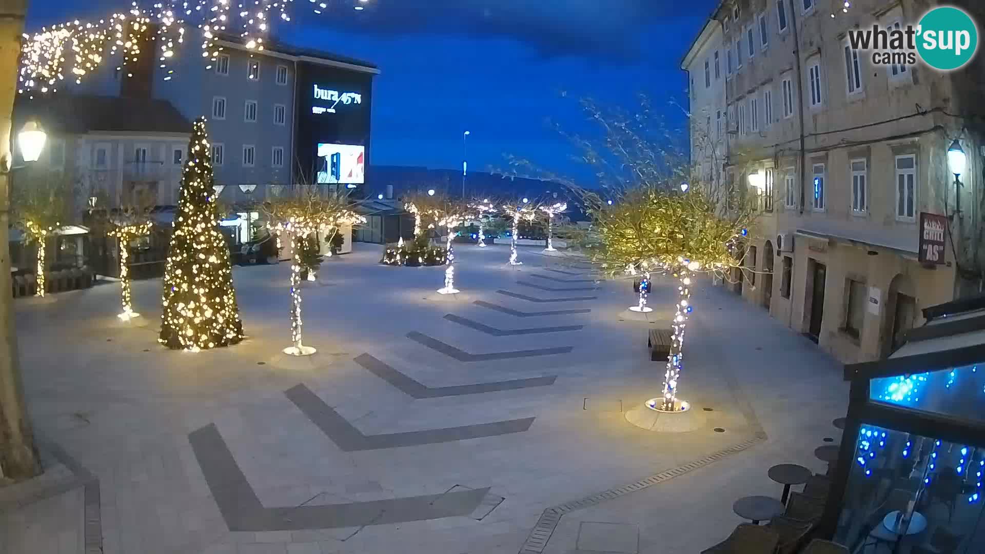 Centar grada Senja – Pavlinski trg – web kamere Dalmacija