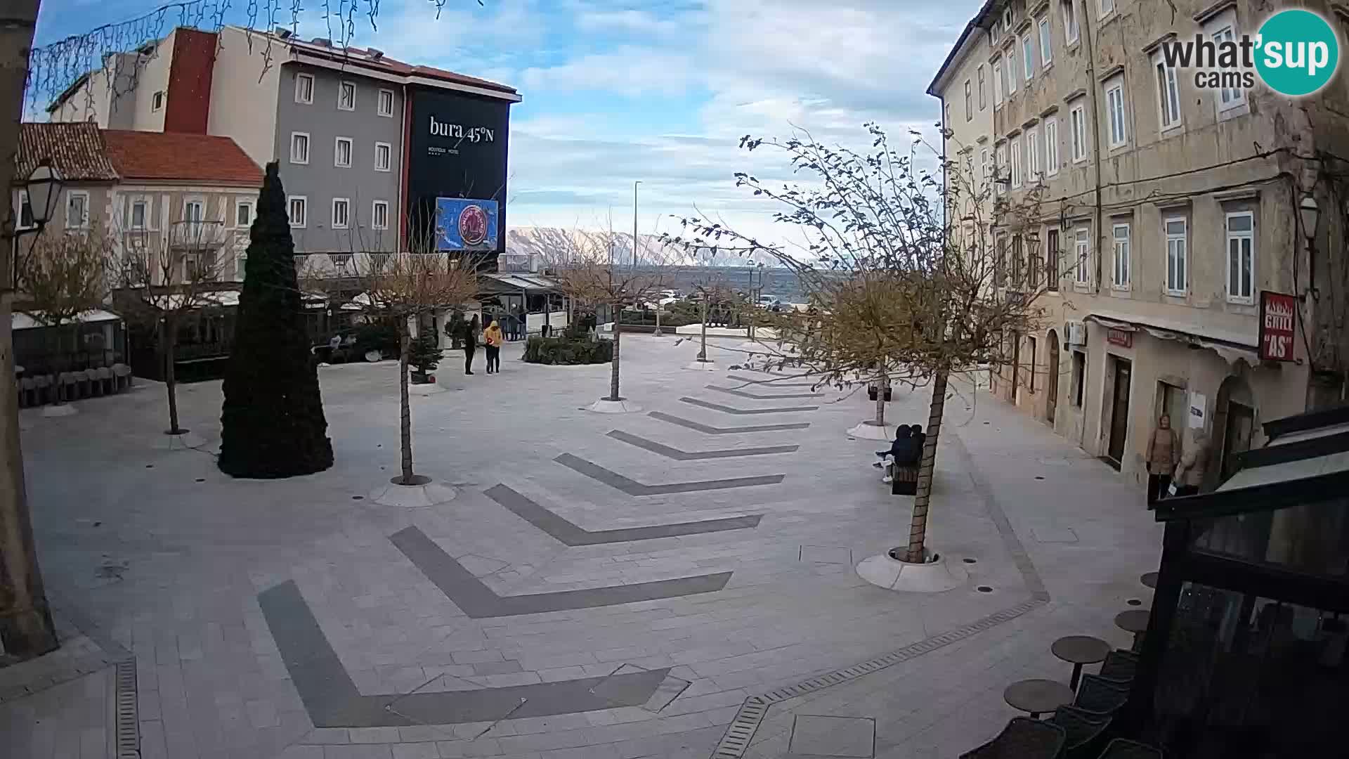 Centar grada Senja – Pavlinski trg – web kamere Dalmacija