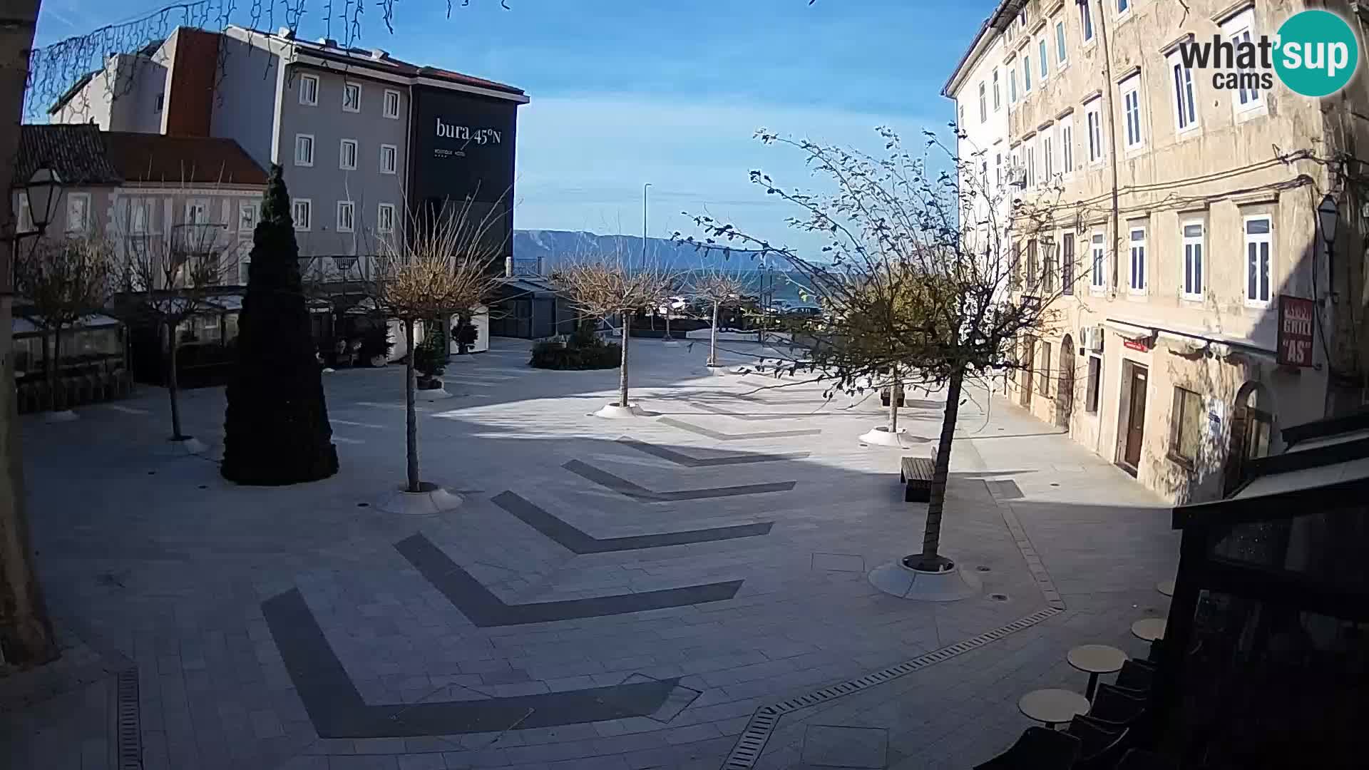 Center mesta Senj – Pavlinski trg – spletne kamere Dalmacija