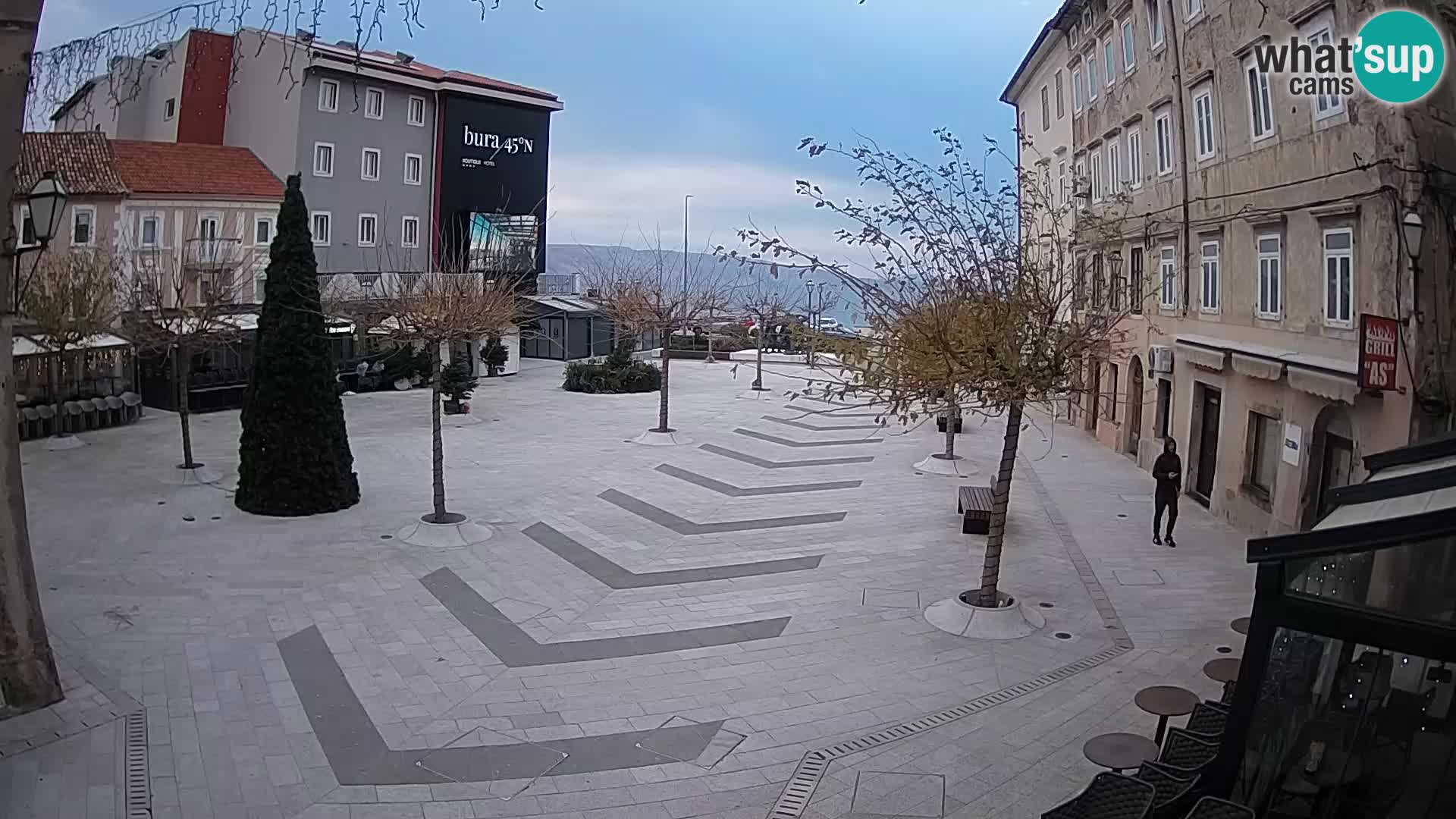 Centar grada Senja – Pavlinski trg – web kamere Dalmacija