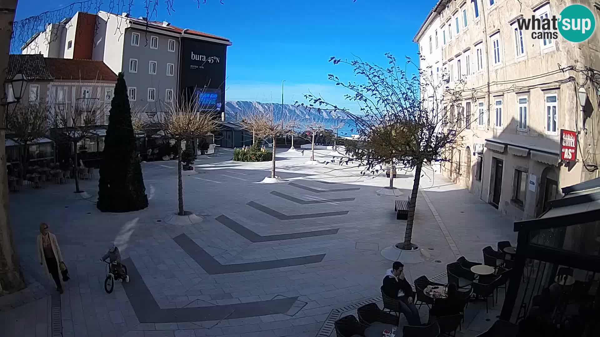 Centar grada Senja – Pavlinski trg – web kamere Dalmacija