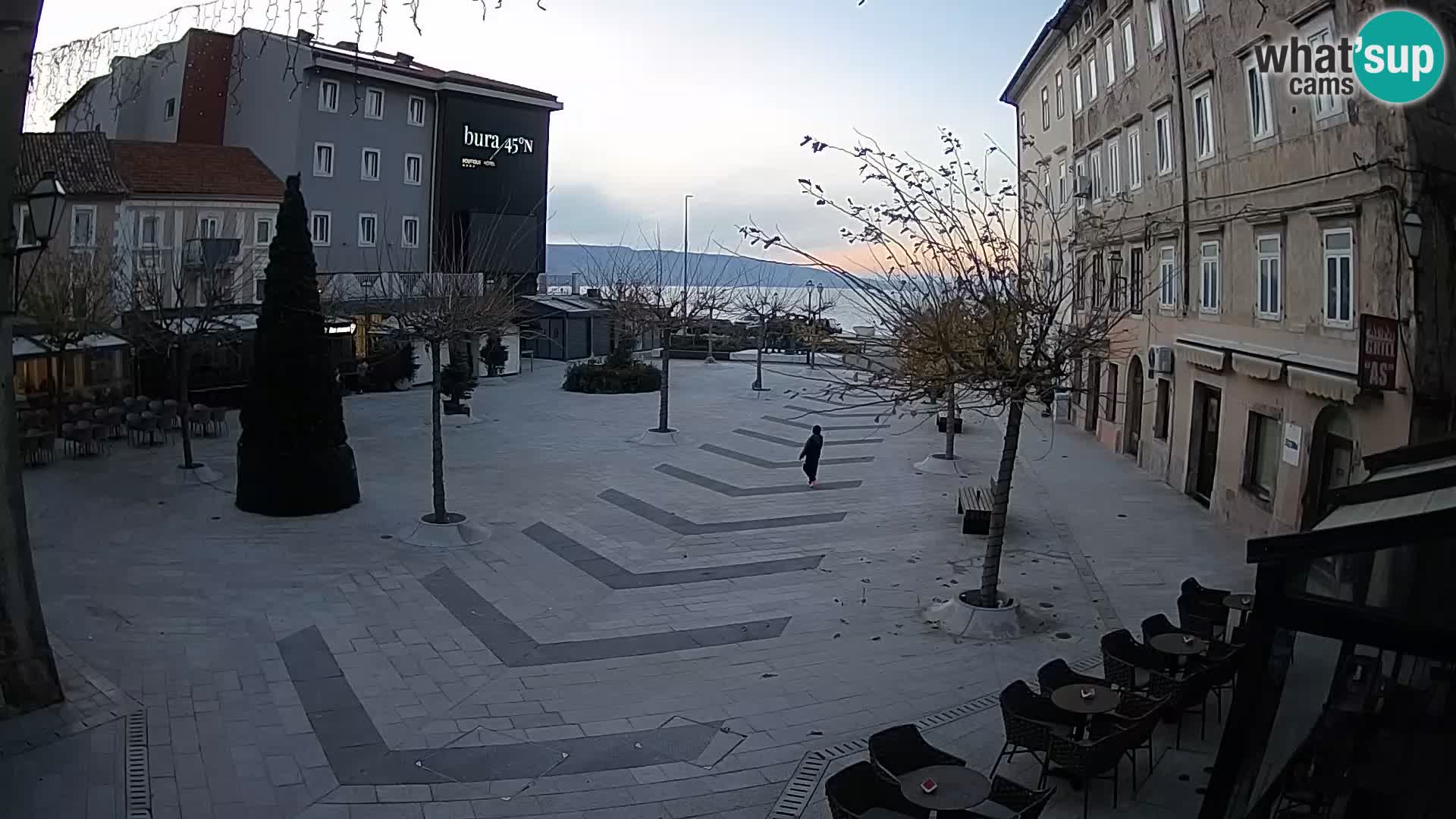 Center mesta Senj – Pavlinski trg – spletne kamere Dalmacija