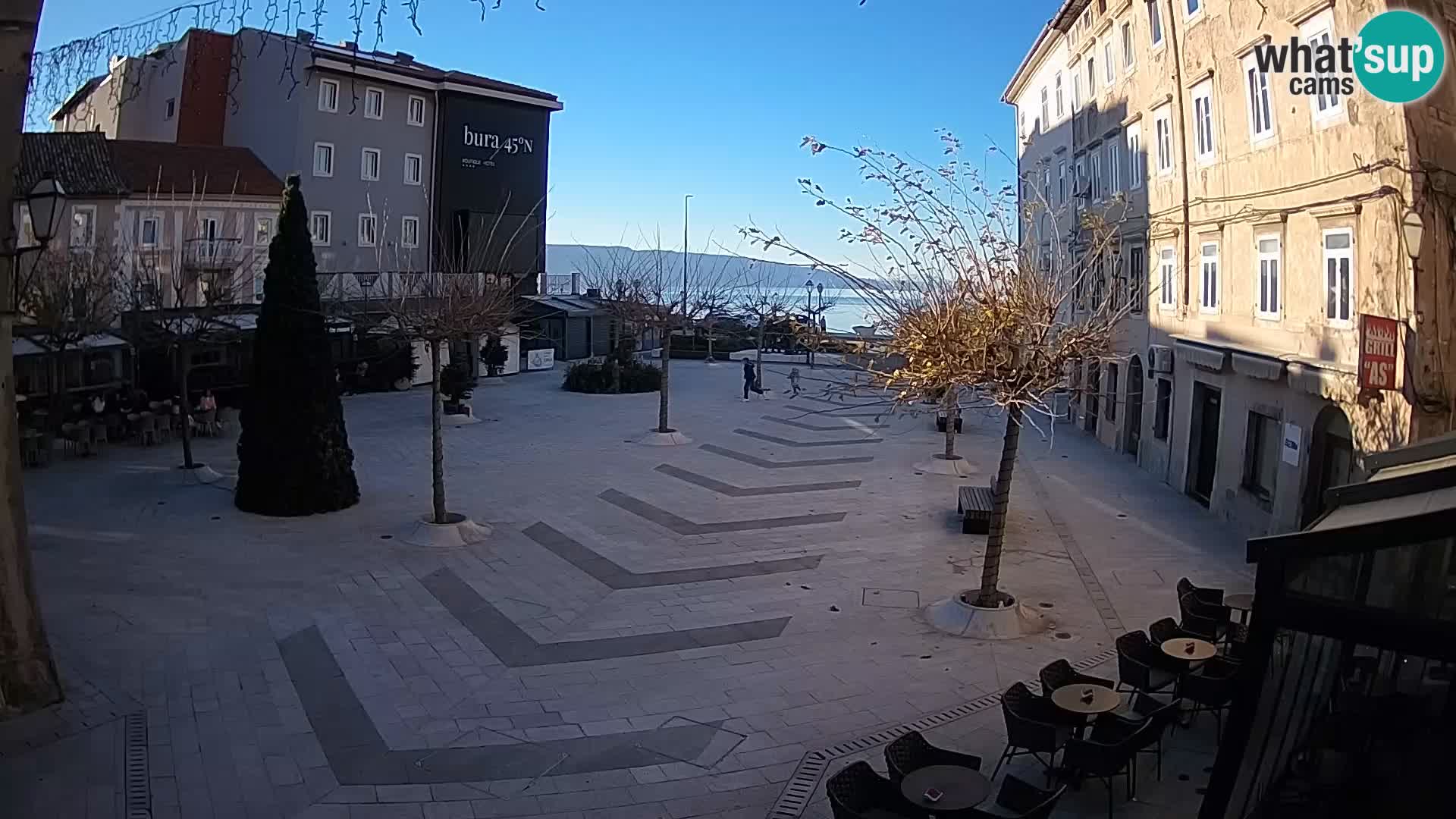 Centar grada Senja – Pavlinski trg – web kamere Dalmacija