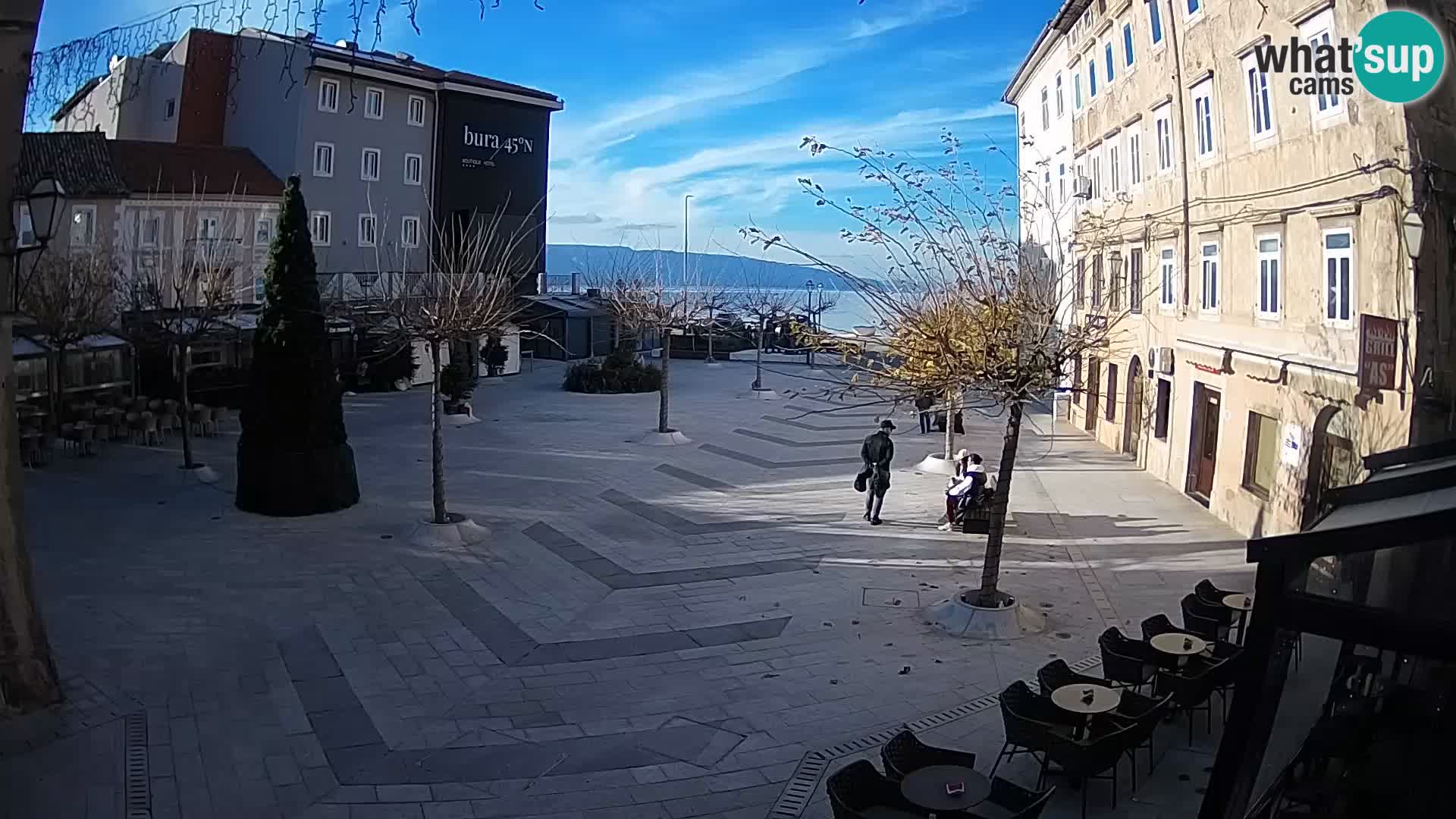Zentrum der Stadt Senj – Pavlin platz – Live Cam Dalmatia