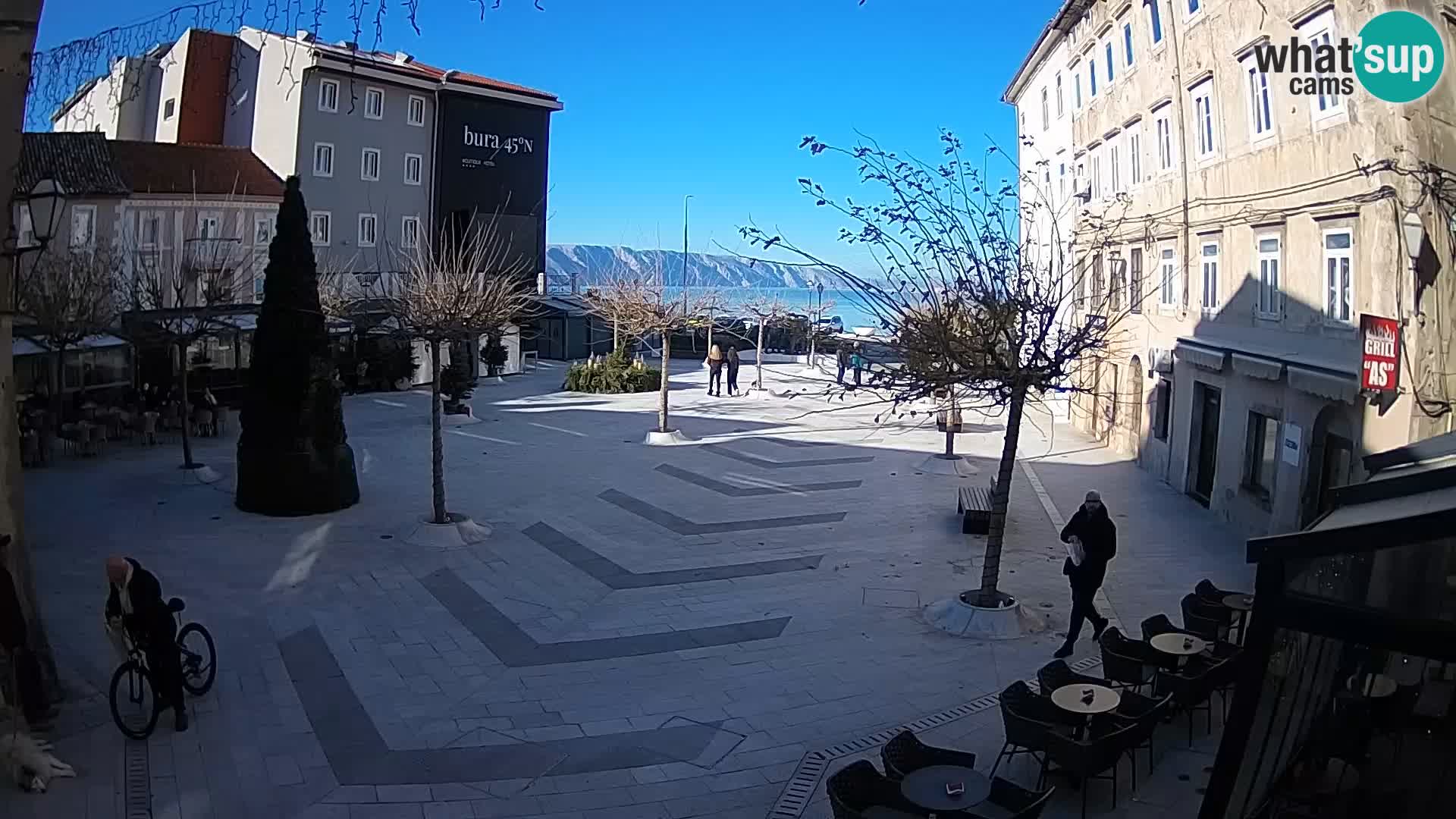Zentrum der Stadt Senj – Pavlin platz – Live Cam Dalmatia