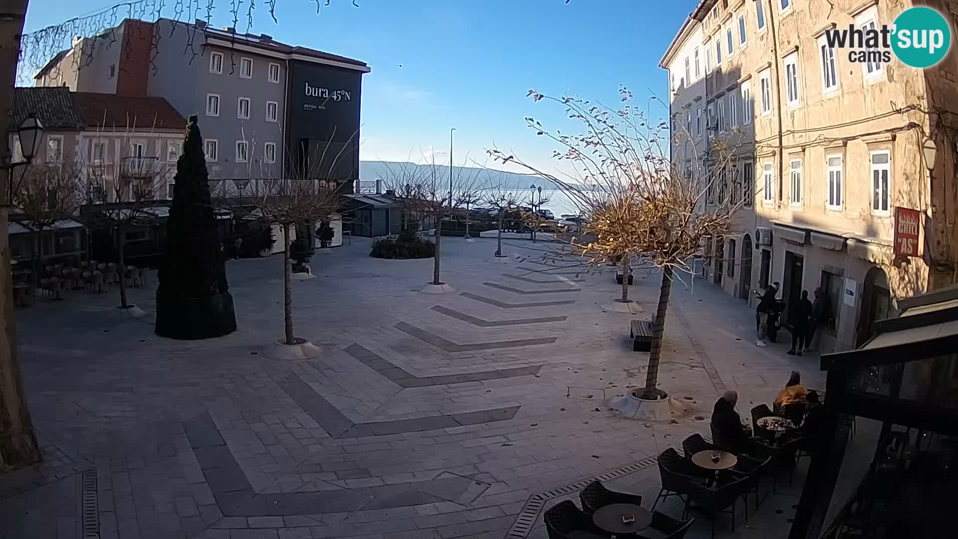 Center mesta Senj – Pavlinski trg – spletne kamere Dalmacija