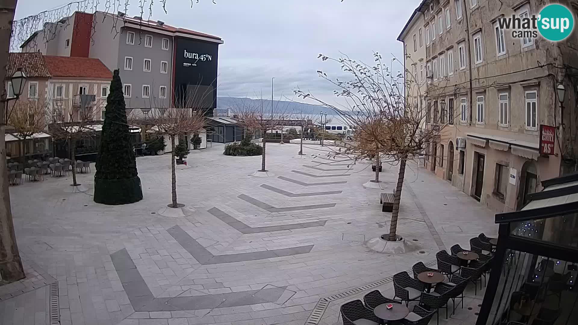 Zentrum der Stadt Senj – Pavlin platz – Live Cam Dalmatia