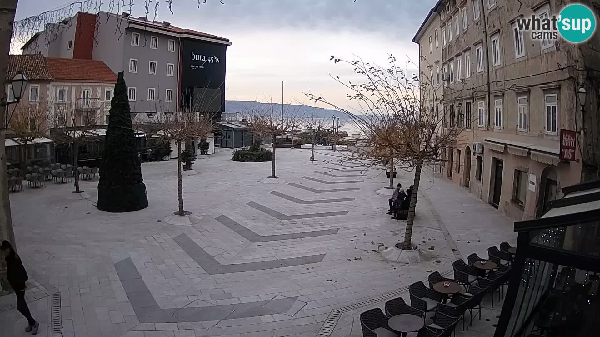 Zentrum der Stadt Senj – Pavlin platz – Live Cam Dalmatia