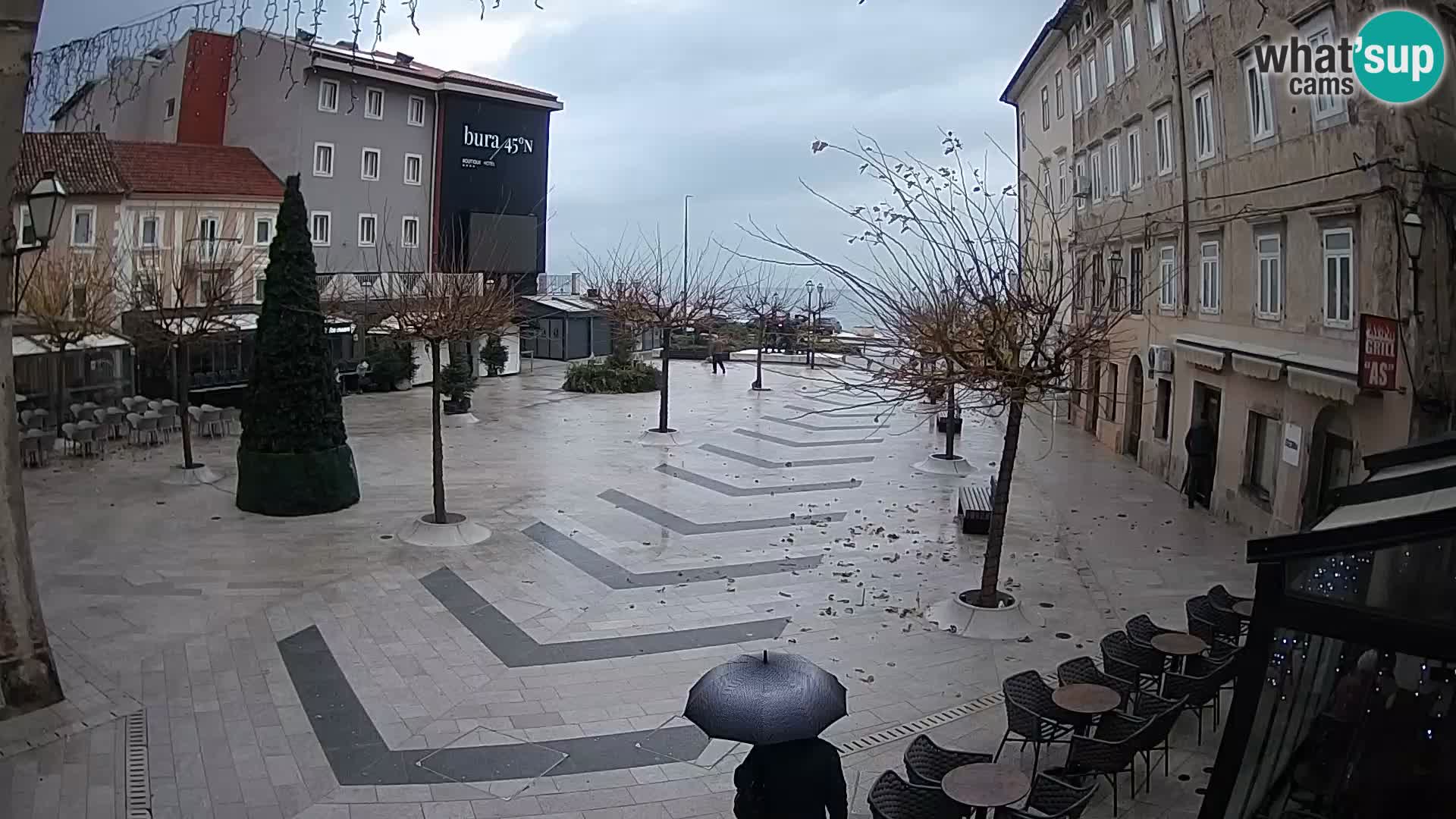 Center mesta Senj – Pavlinski trg – spletne kamere Dalmacija