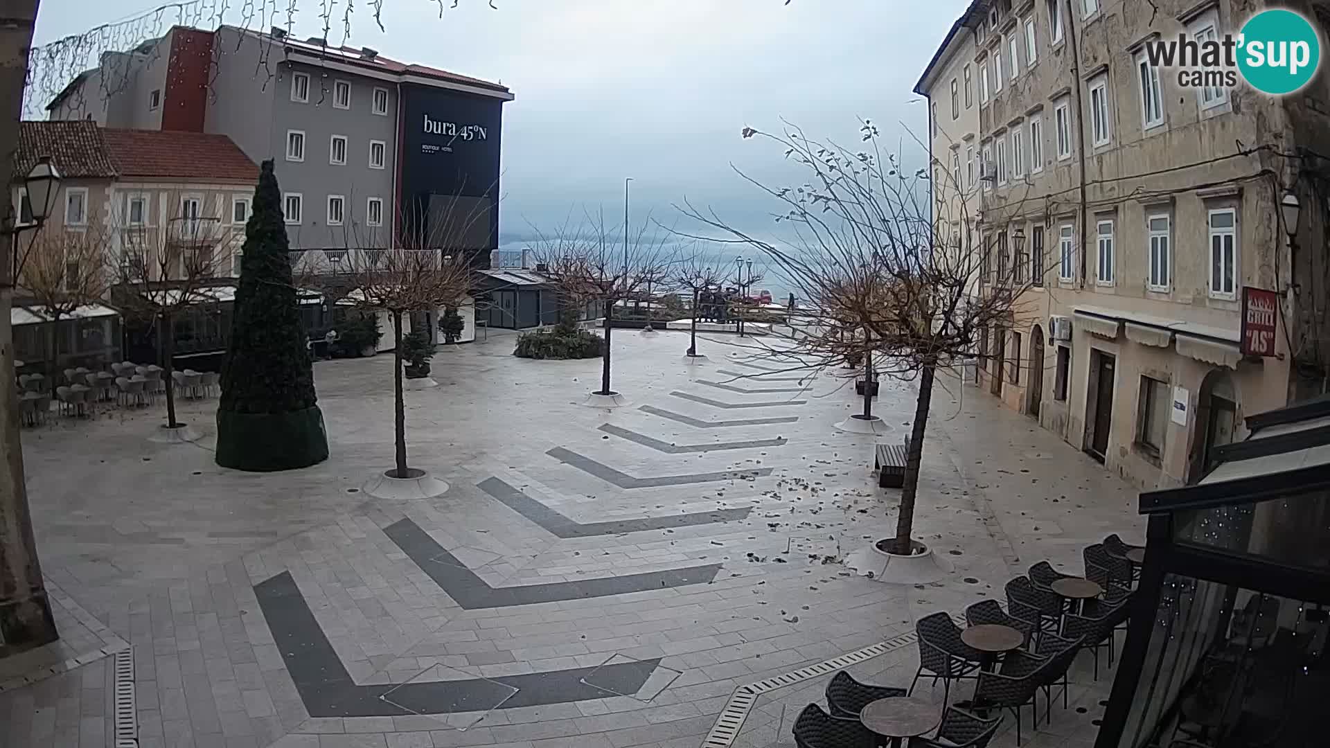 Zentrum der Stadt Senj – Pavlin platz – Live Cam Dalmatia