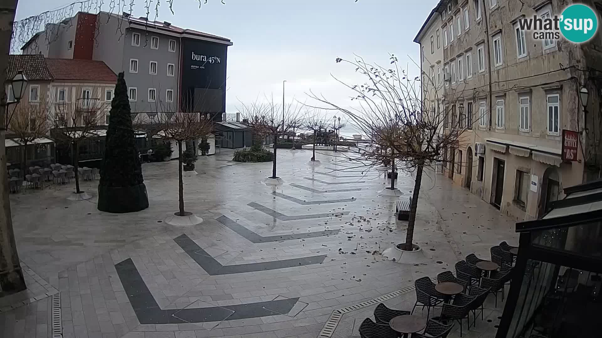 Center mesta Senj – Pavlinski trg – spletne kamere Dalmacija